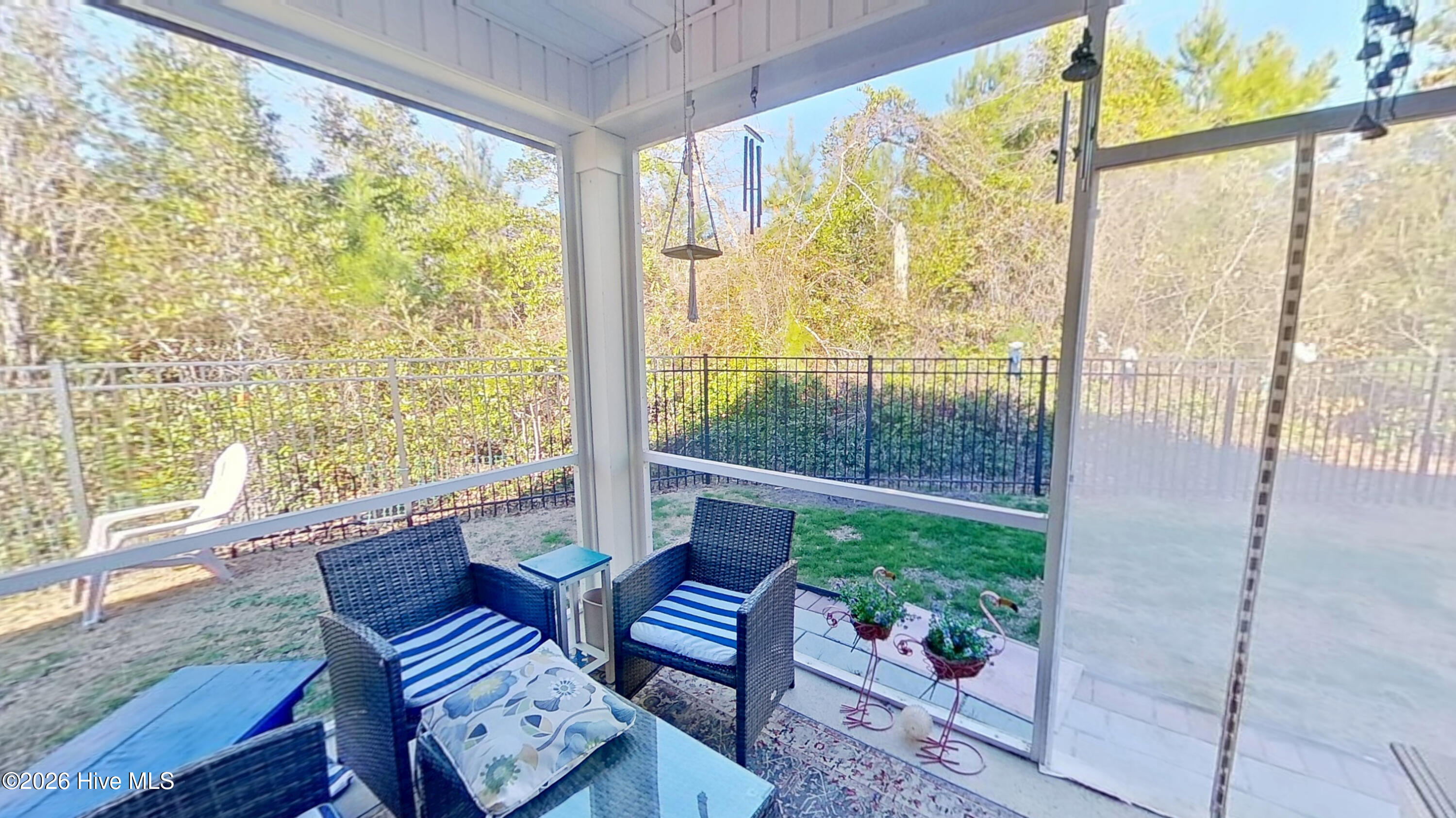 100551021 | Photo 19