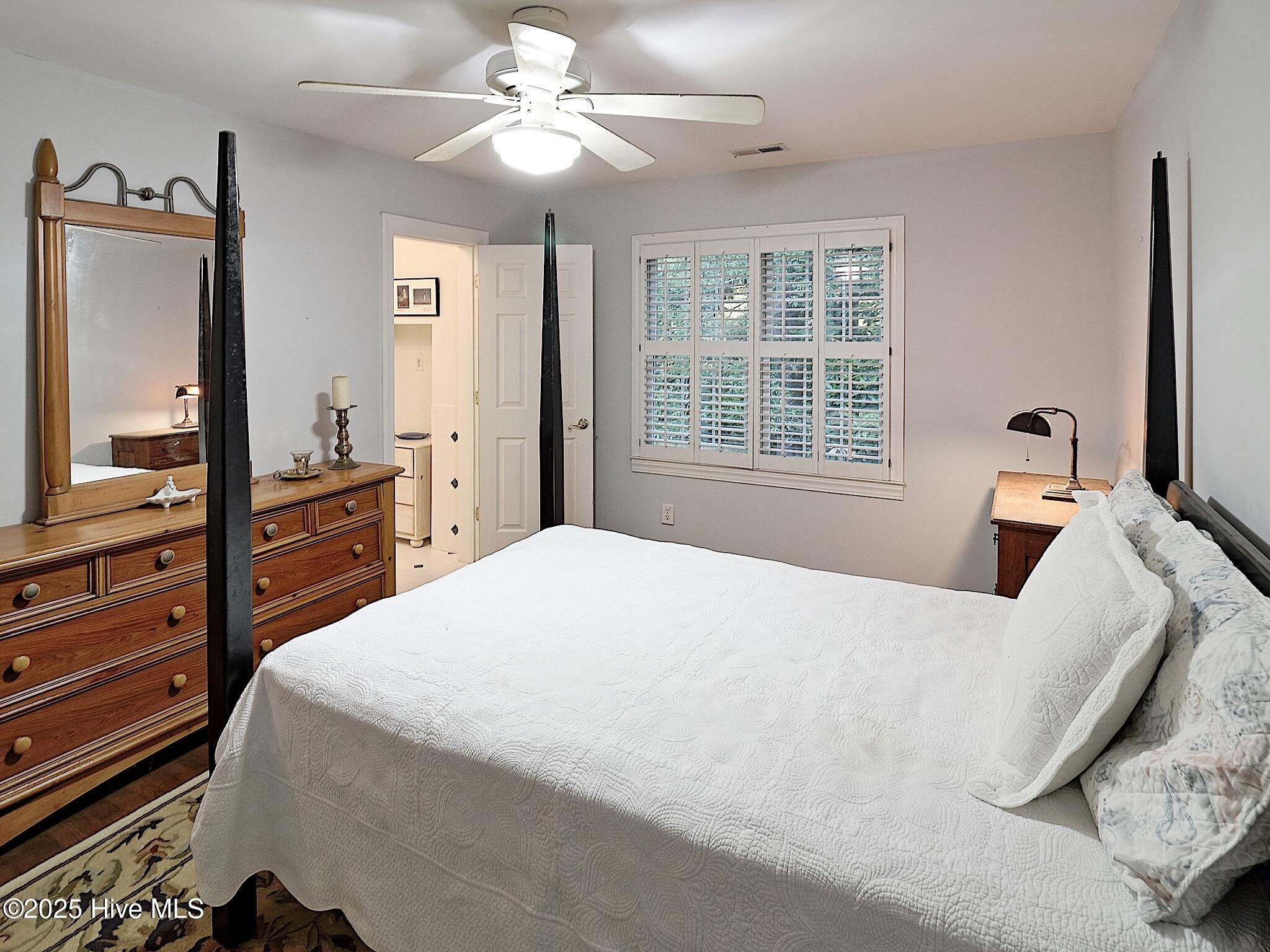 100504796 | Photo 47