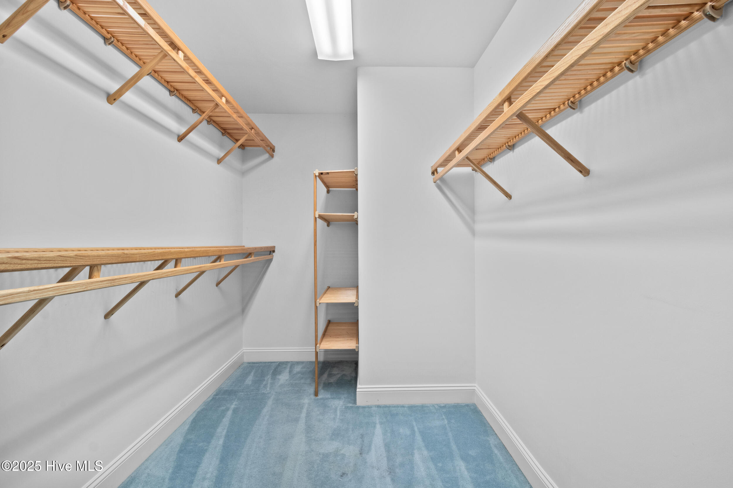 100539143 | Photo 20