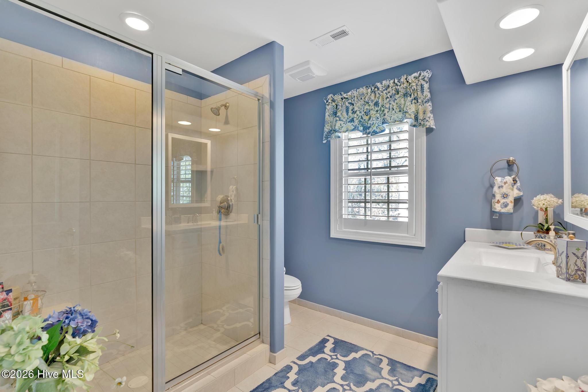 100552024 | Photo 33