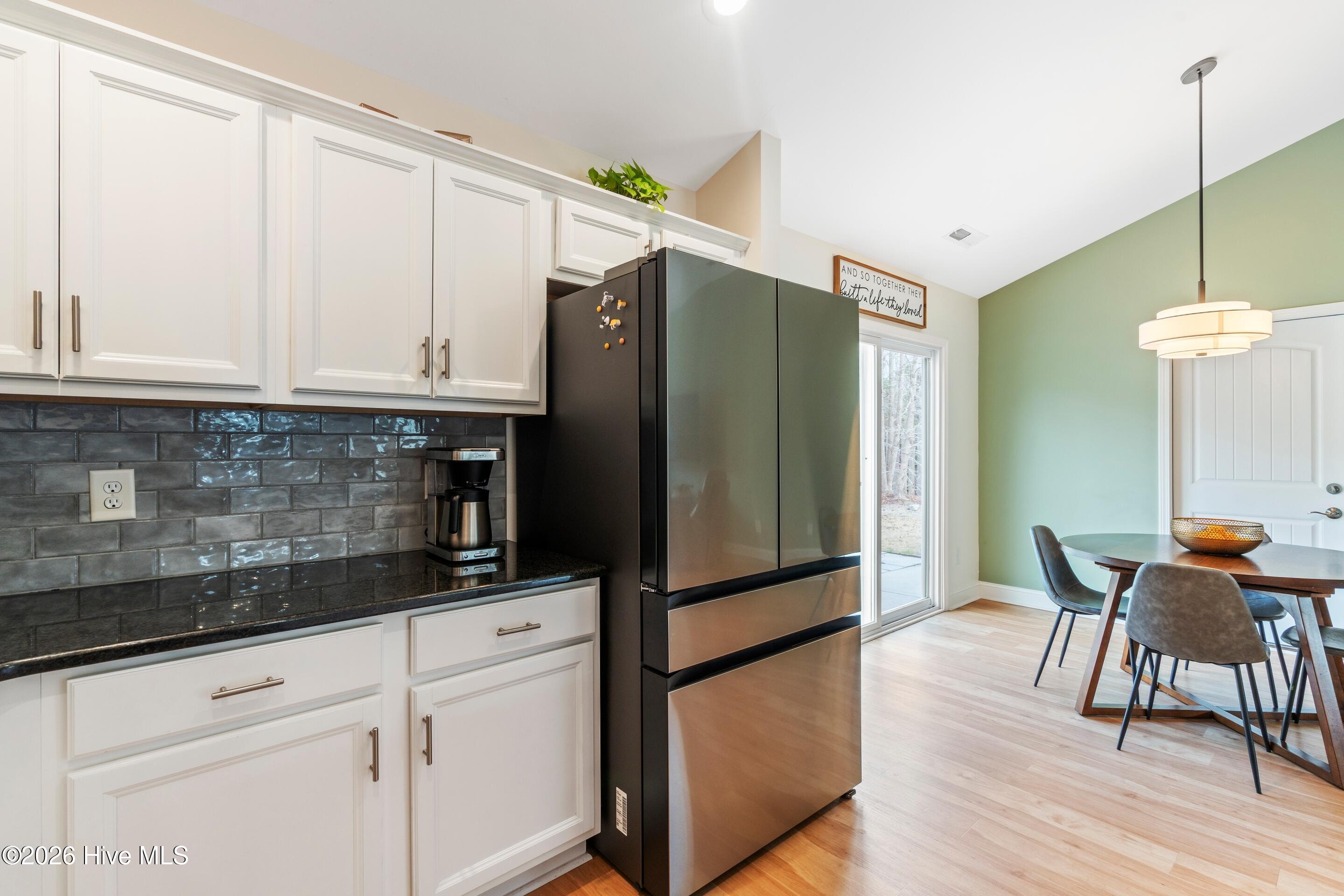 100549435 | Photo 18