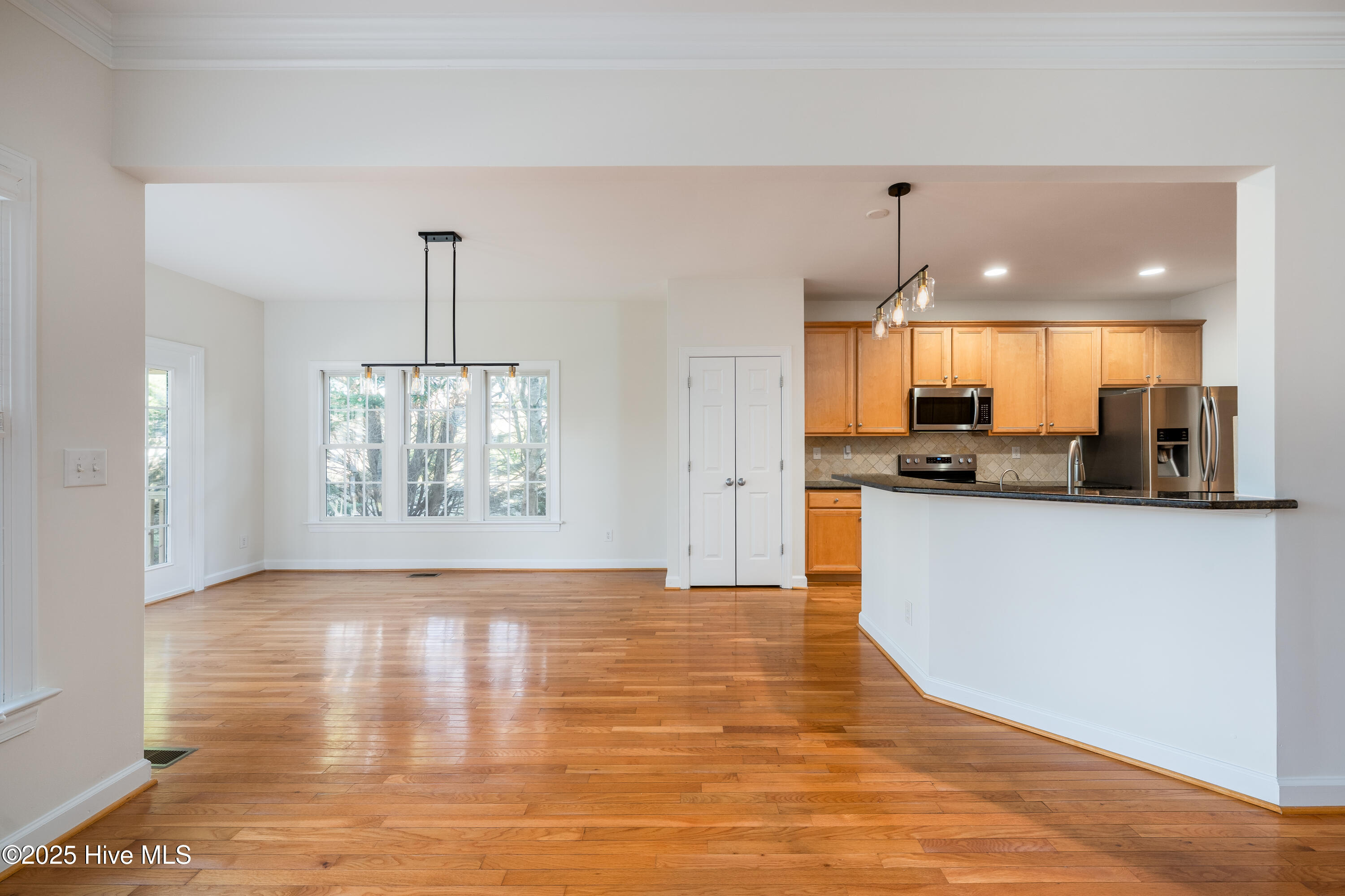 100497692 | Photo 21