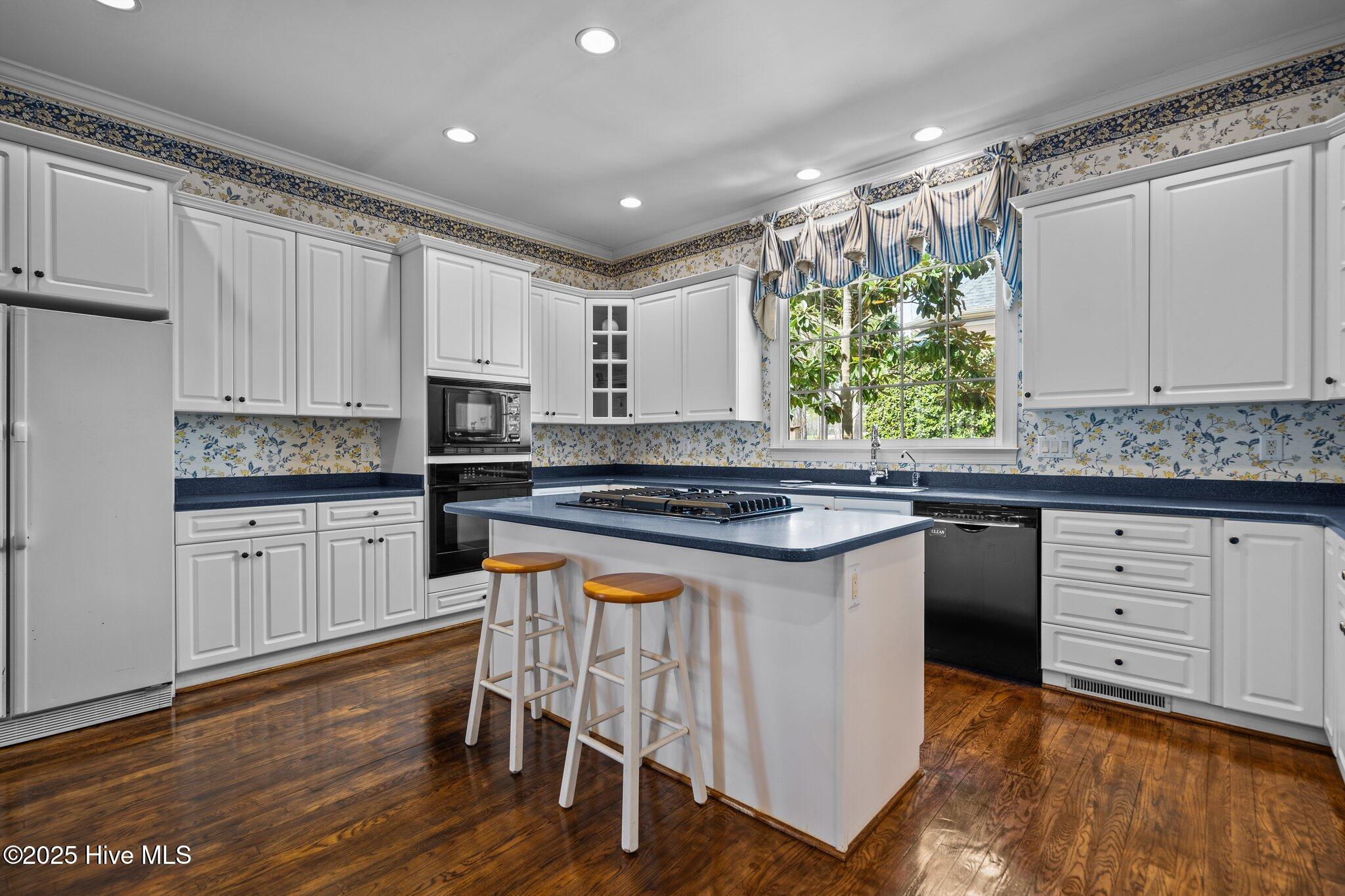 5 Burner Gas Stove in Kitchen Island
