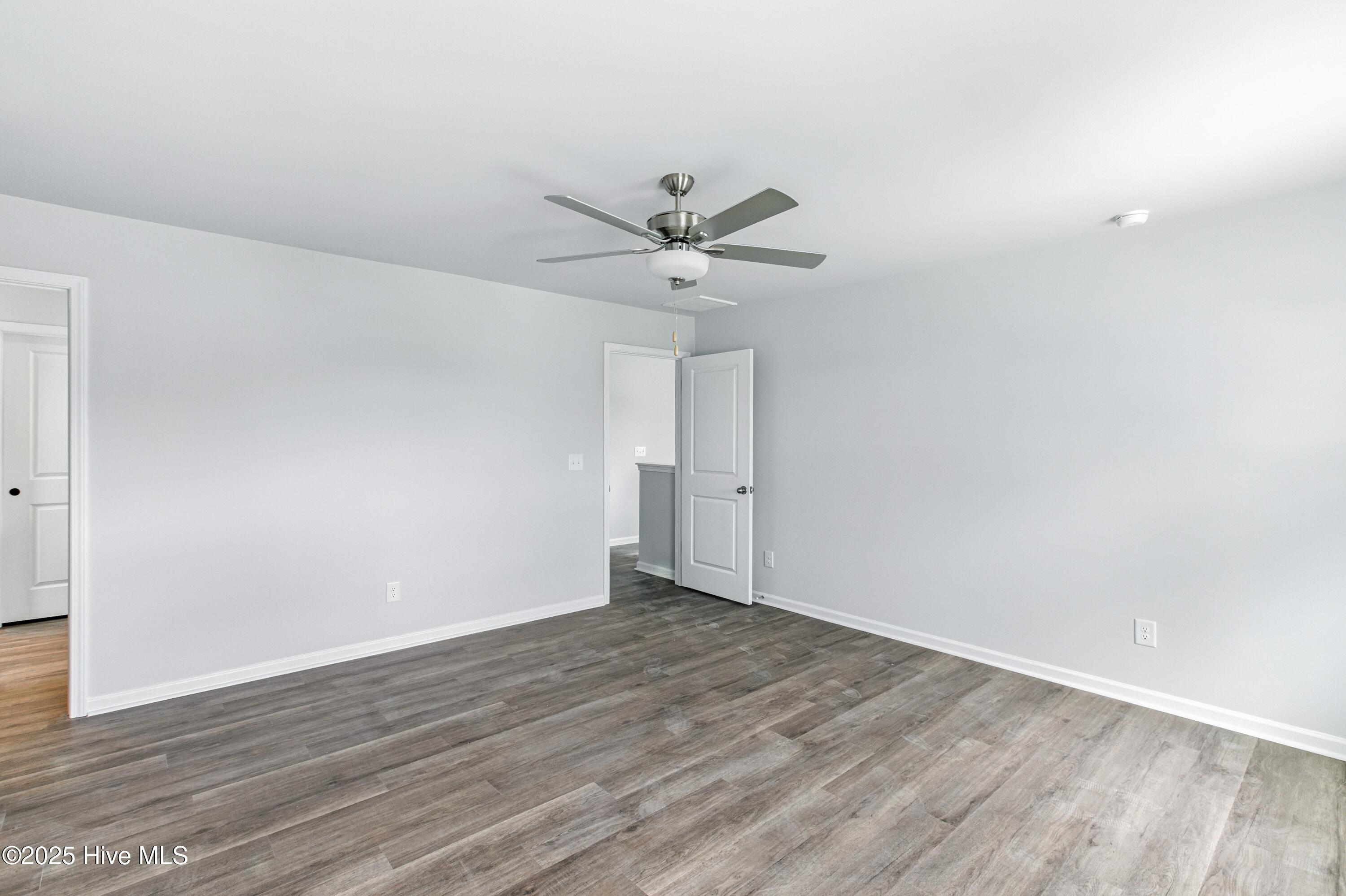 100538143 | Photo 21