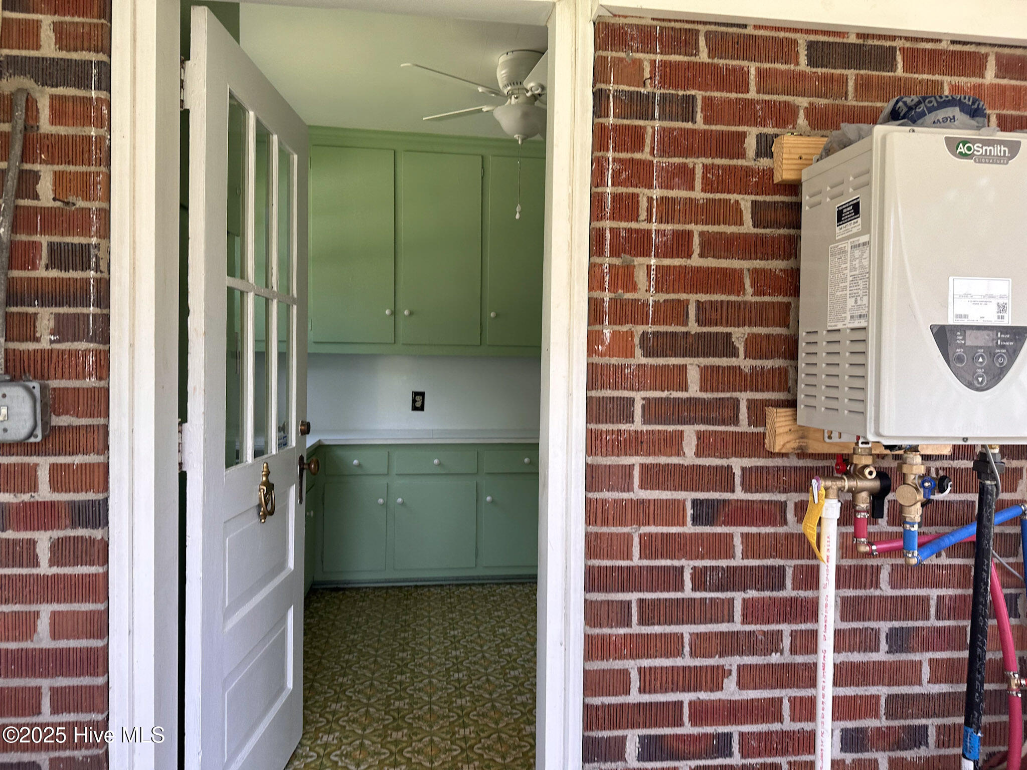 Homes for sale in Lumberton, NC | 202 E 17th St, Lumberton, NC 28358 | MLS# 100515338