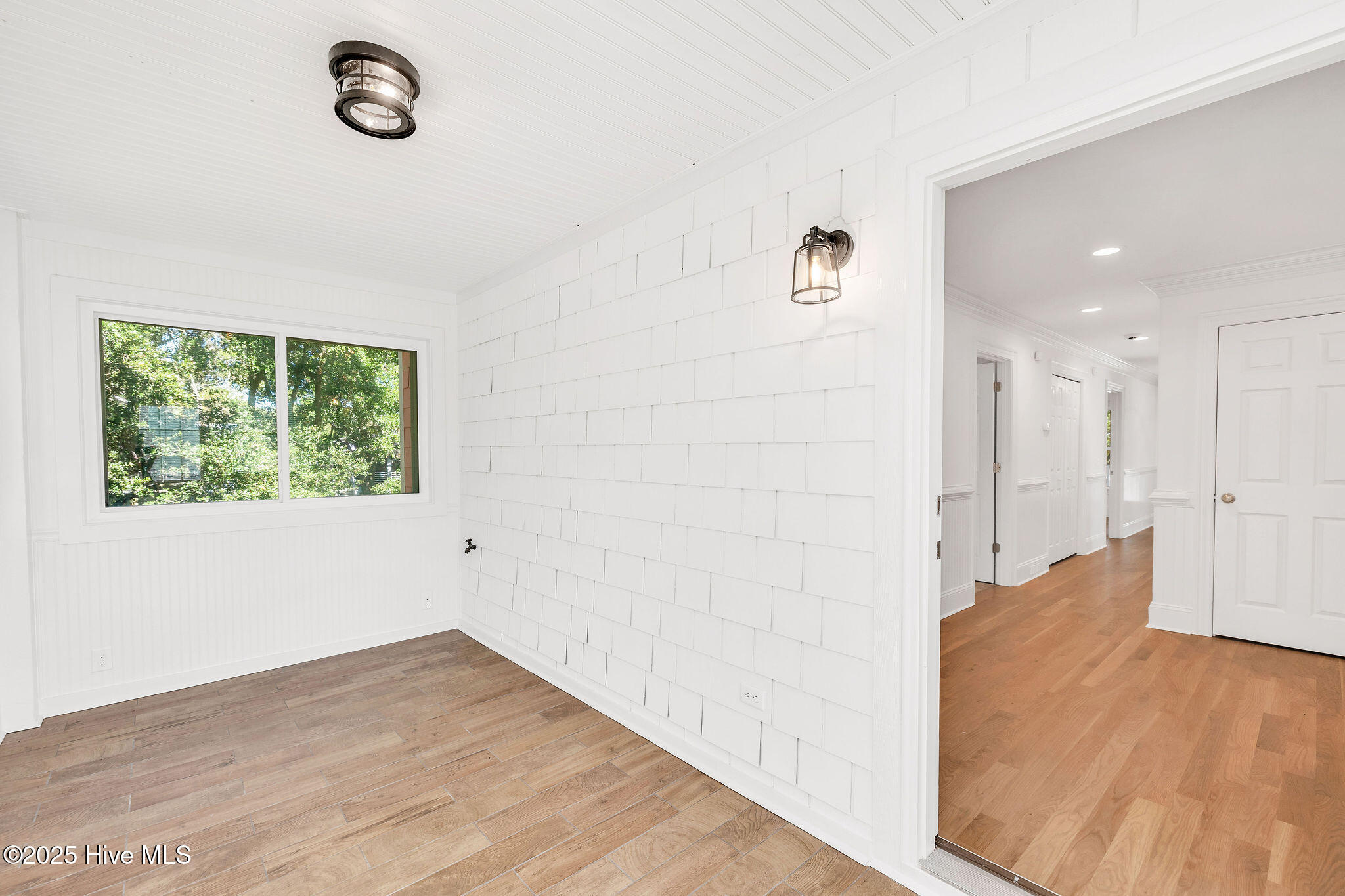 100540097 | Photo 52