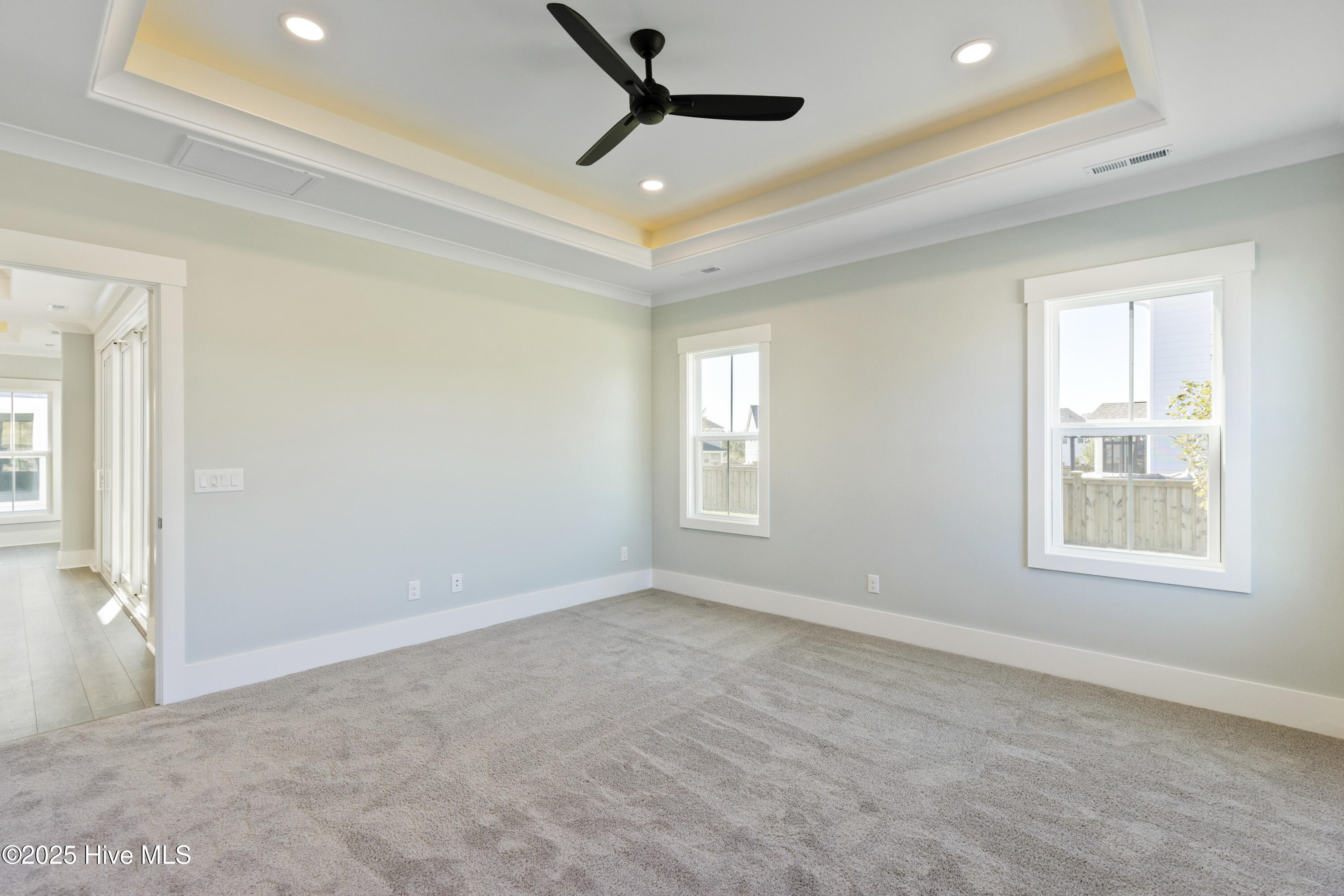 100557936 | Photo 20