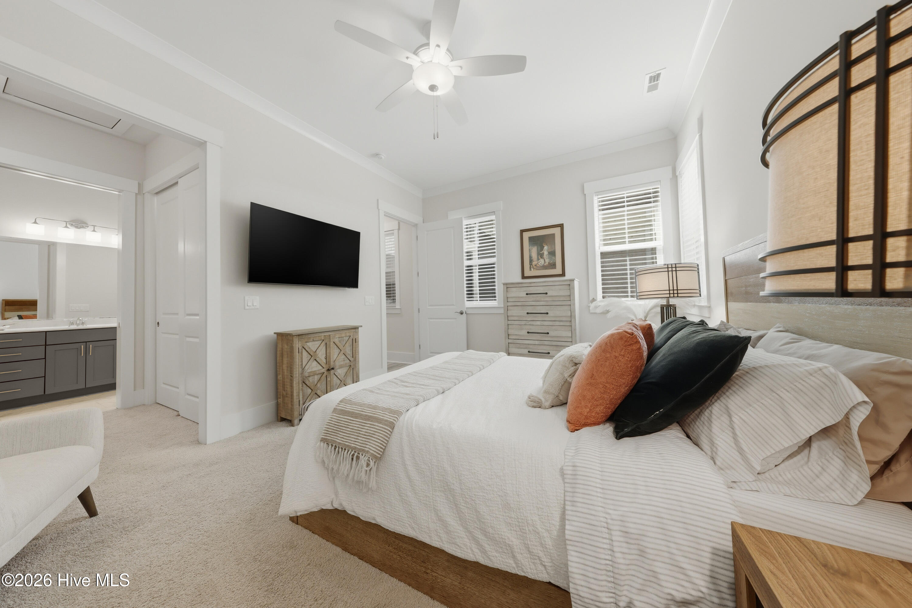 100568121 | Photo 19