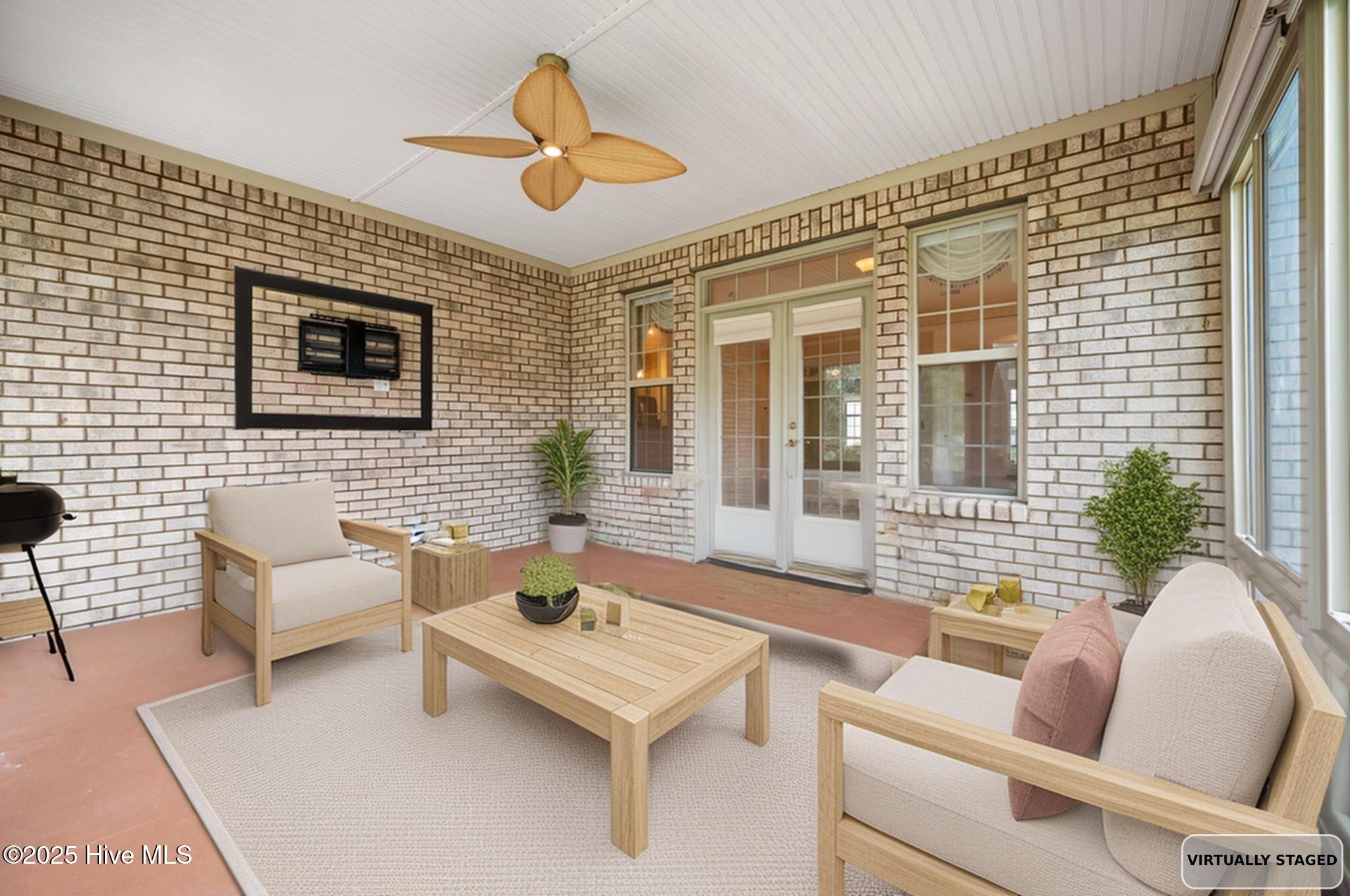 100536688 | Photo 21