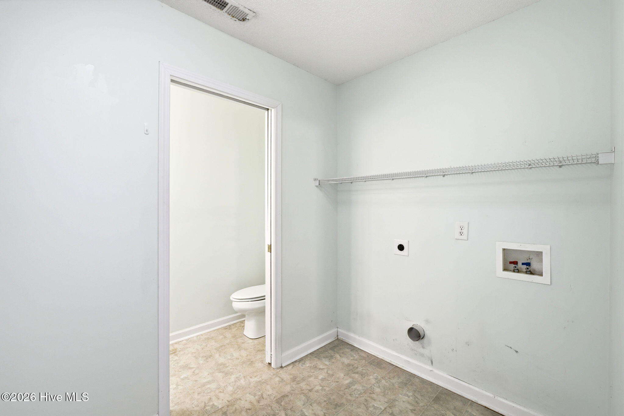 100564693 | Photo 15