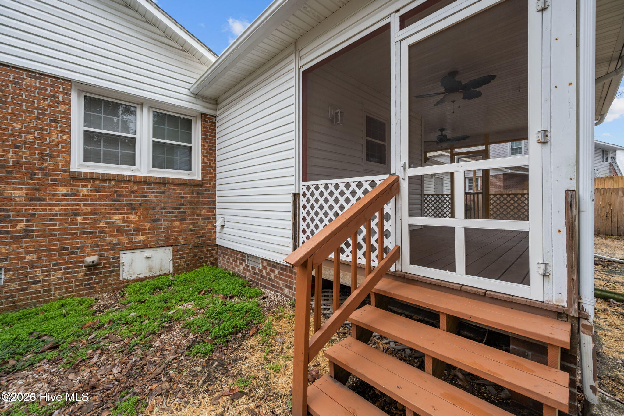 100554192 | Photo 11