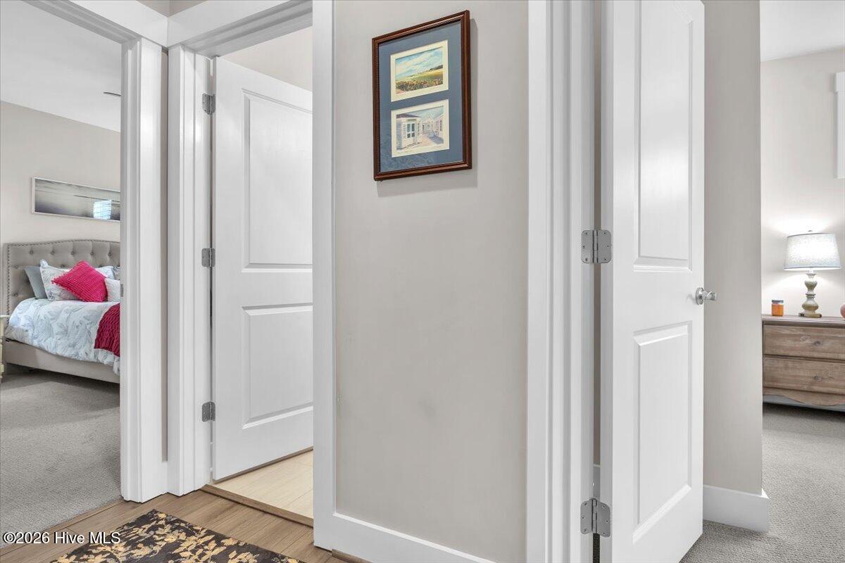 100558709 | Photo 58