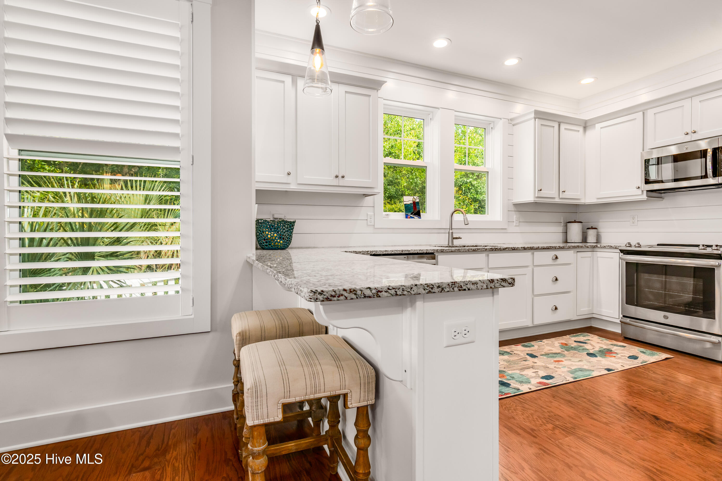 100501018 | Photo 25