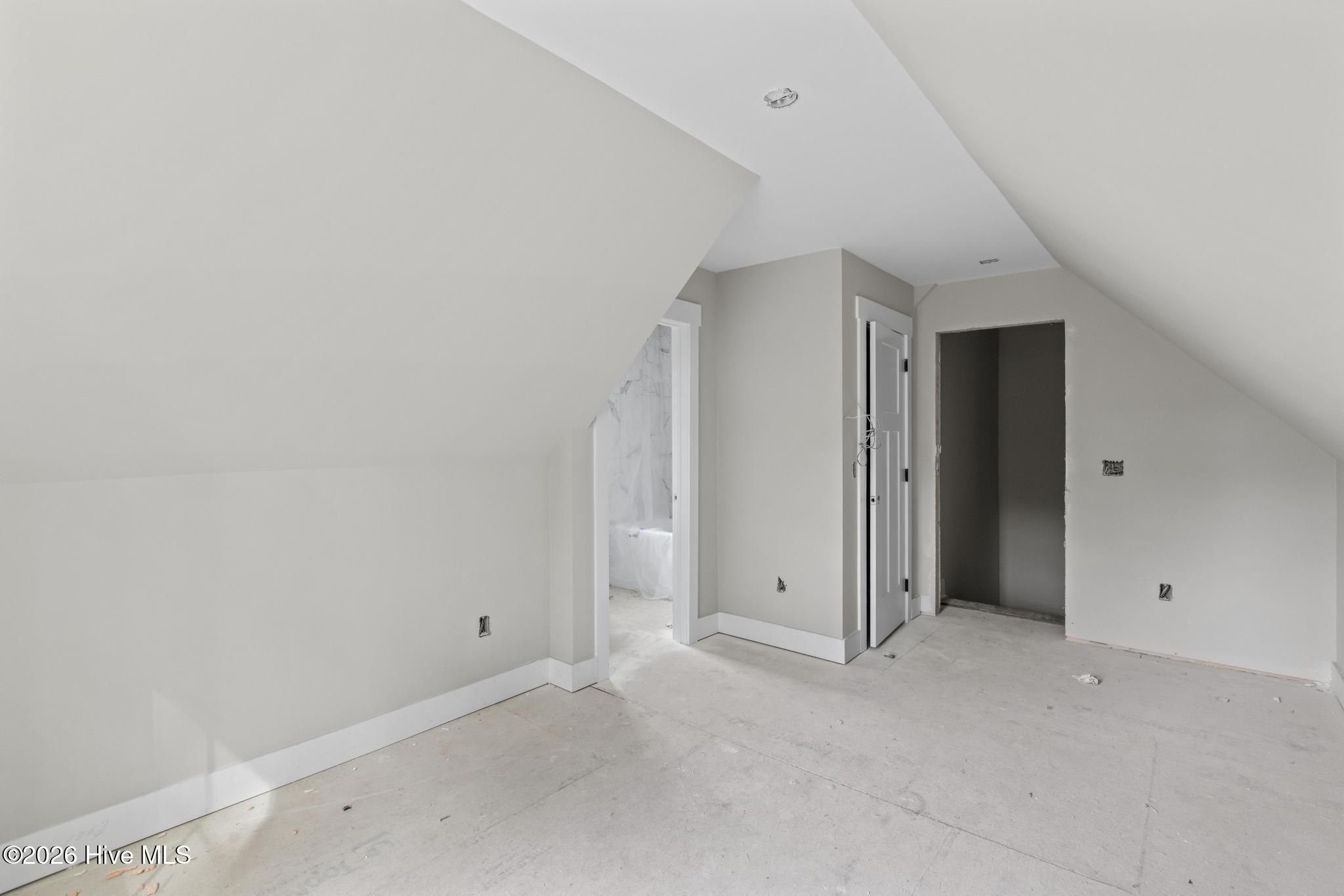 100566204 | Photo 21