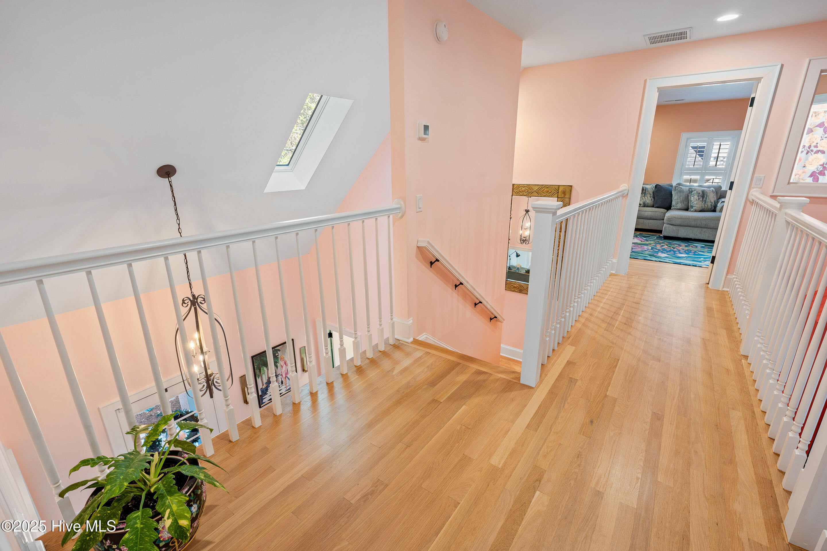 100542348 | Photo 37