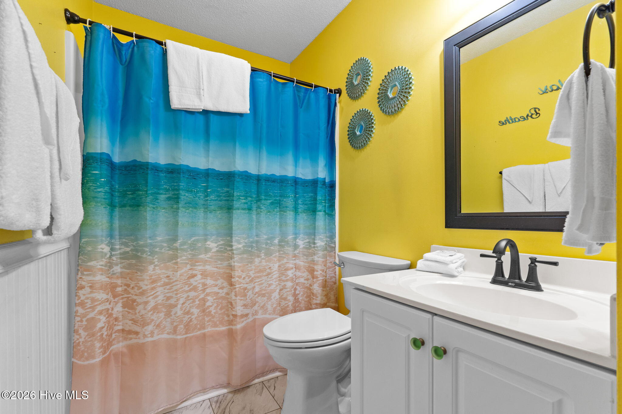 100570592 | Photo 36