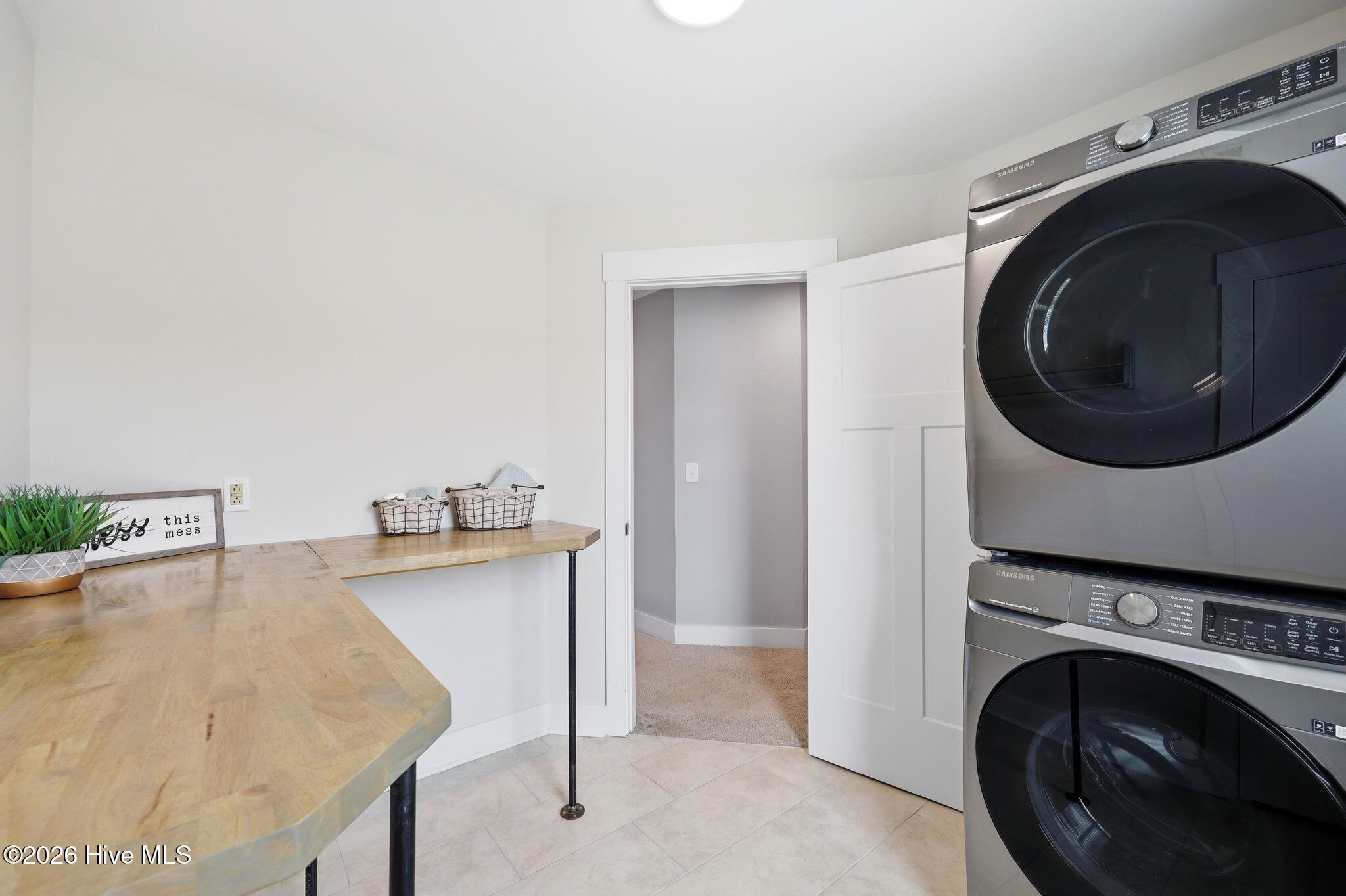 Custom Built in Shelves Washer/Dryer inckuded