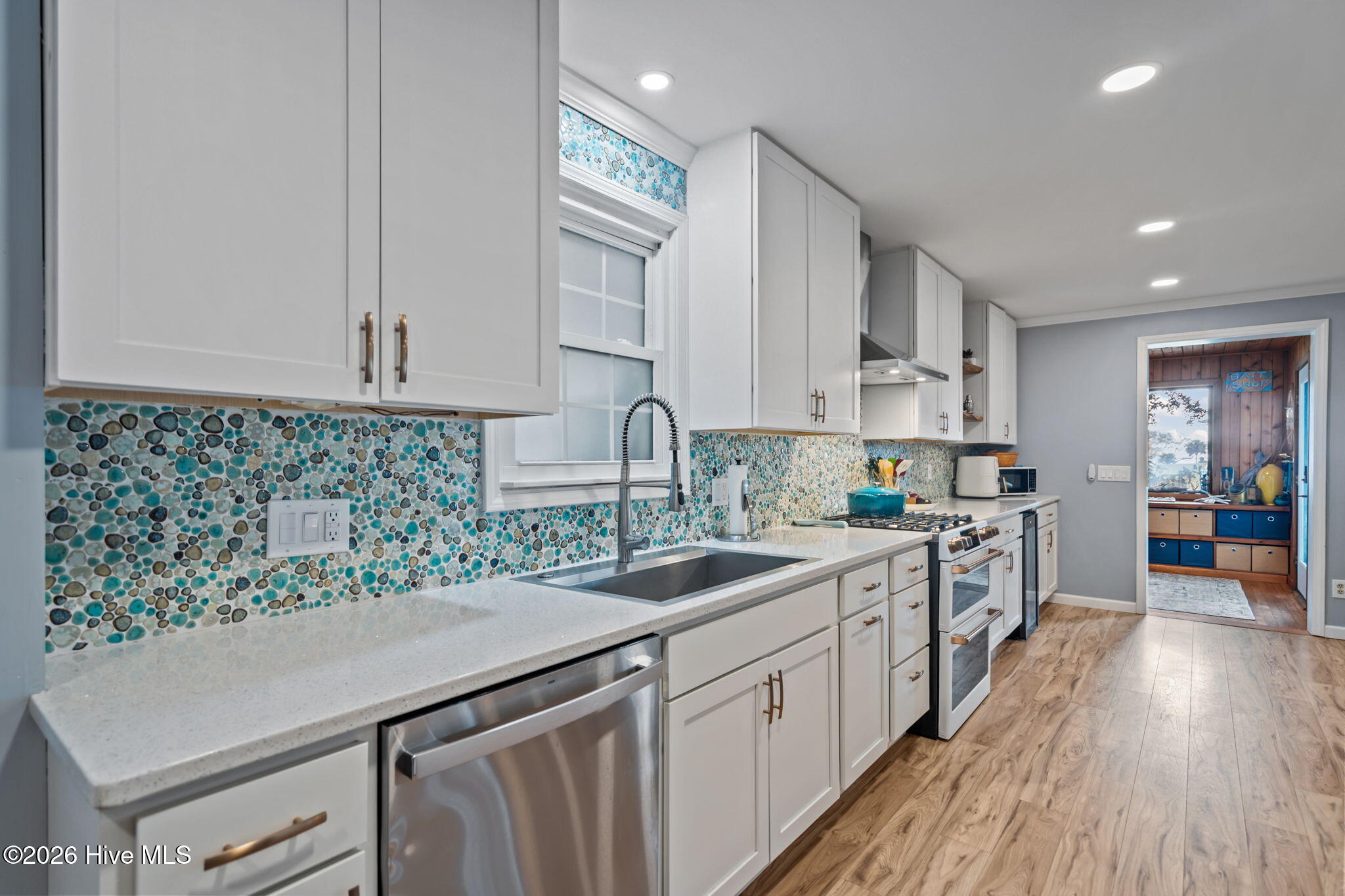 100564624 | Photo 16