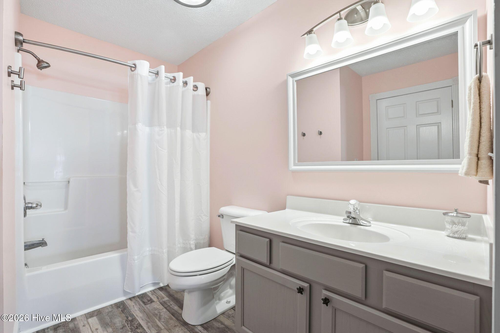 100564188 | Photo 14