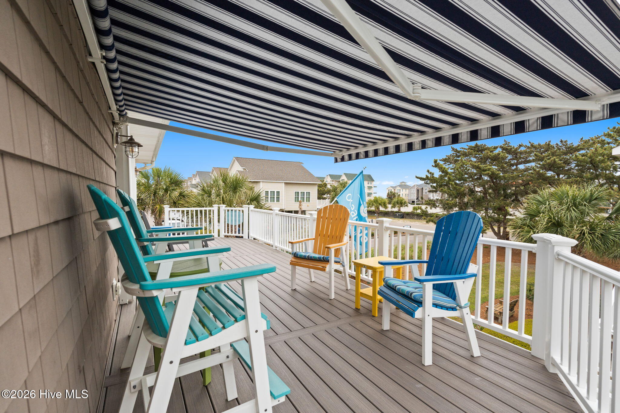 100565933 | Photo 12