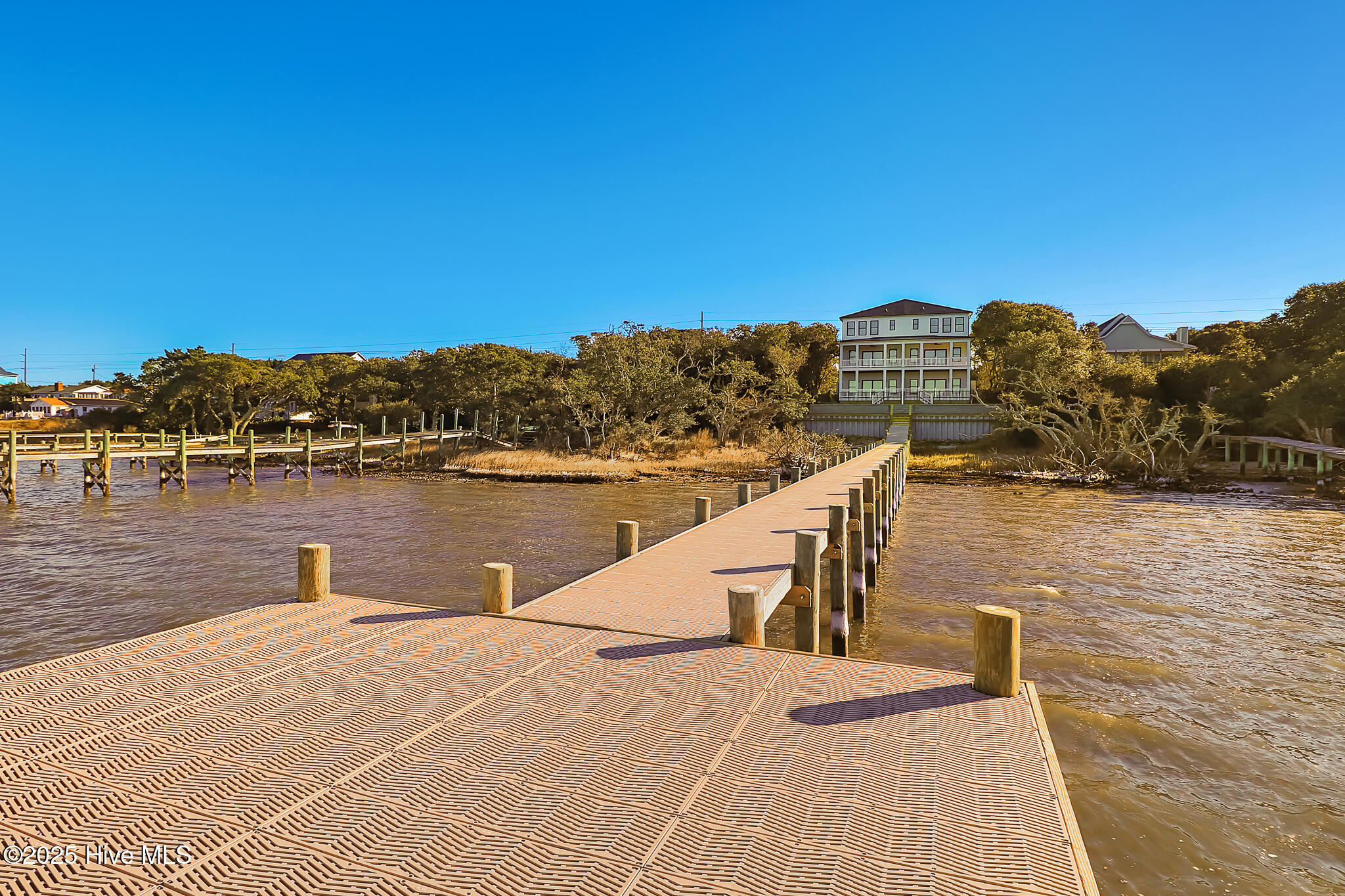 100545978 | Photo 60