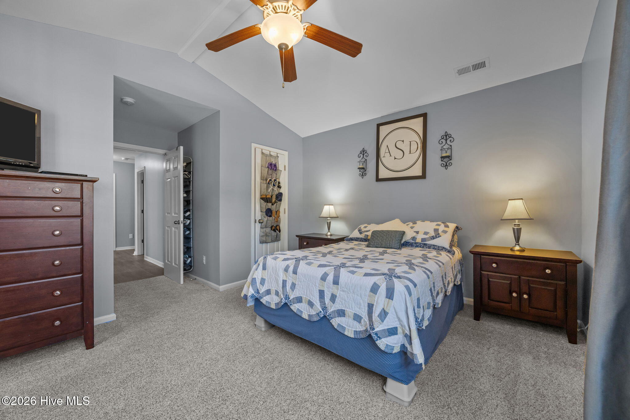 100550942 | Photo 10