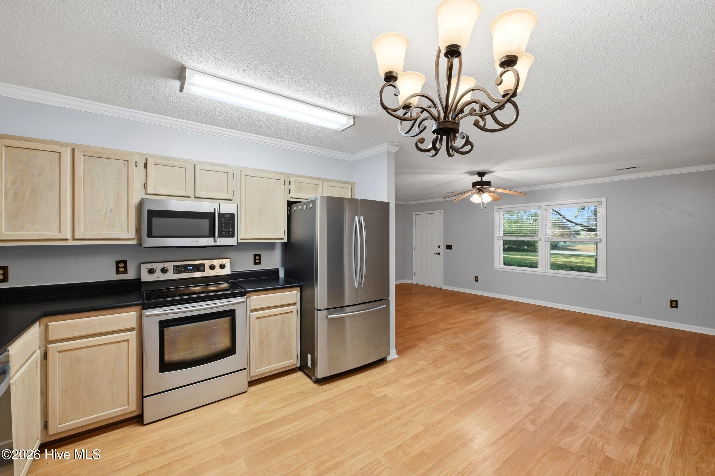 100562440 | Photo 15