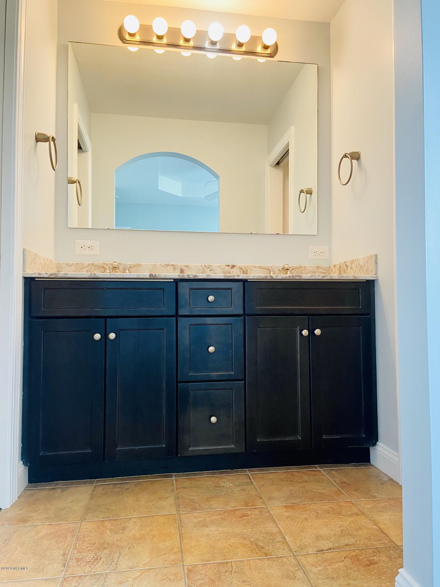 100 Parrot Landing Drive, Hubert, NC, 28539