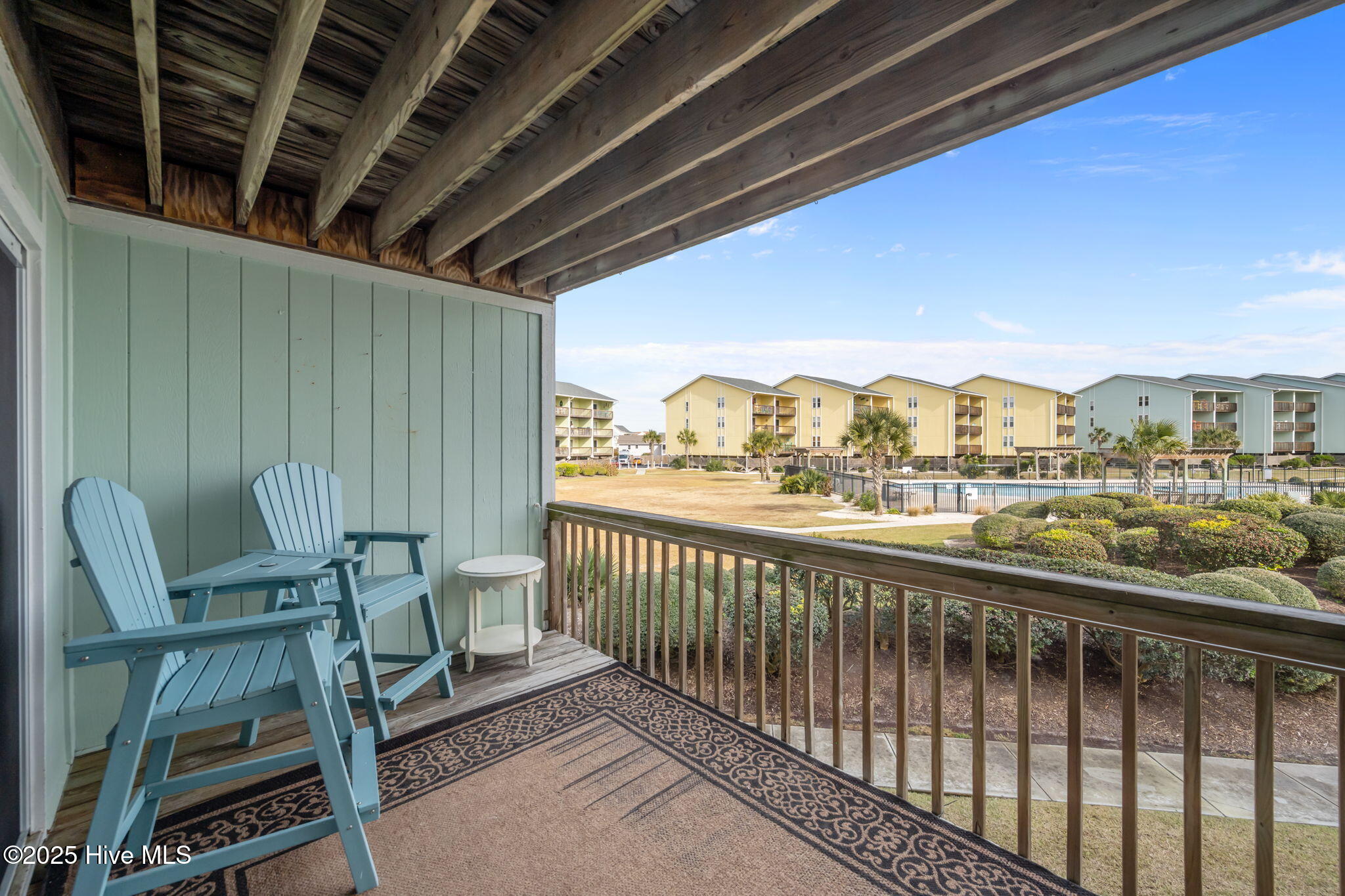 100543704 | Photo 32