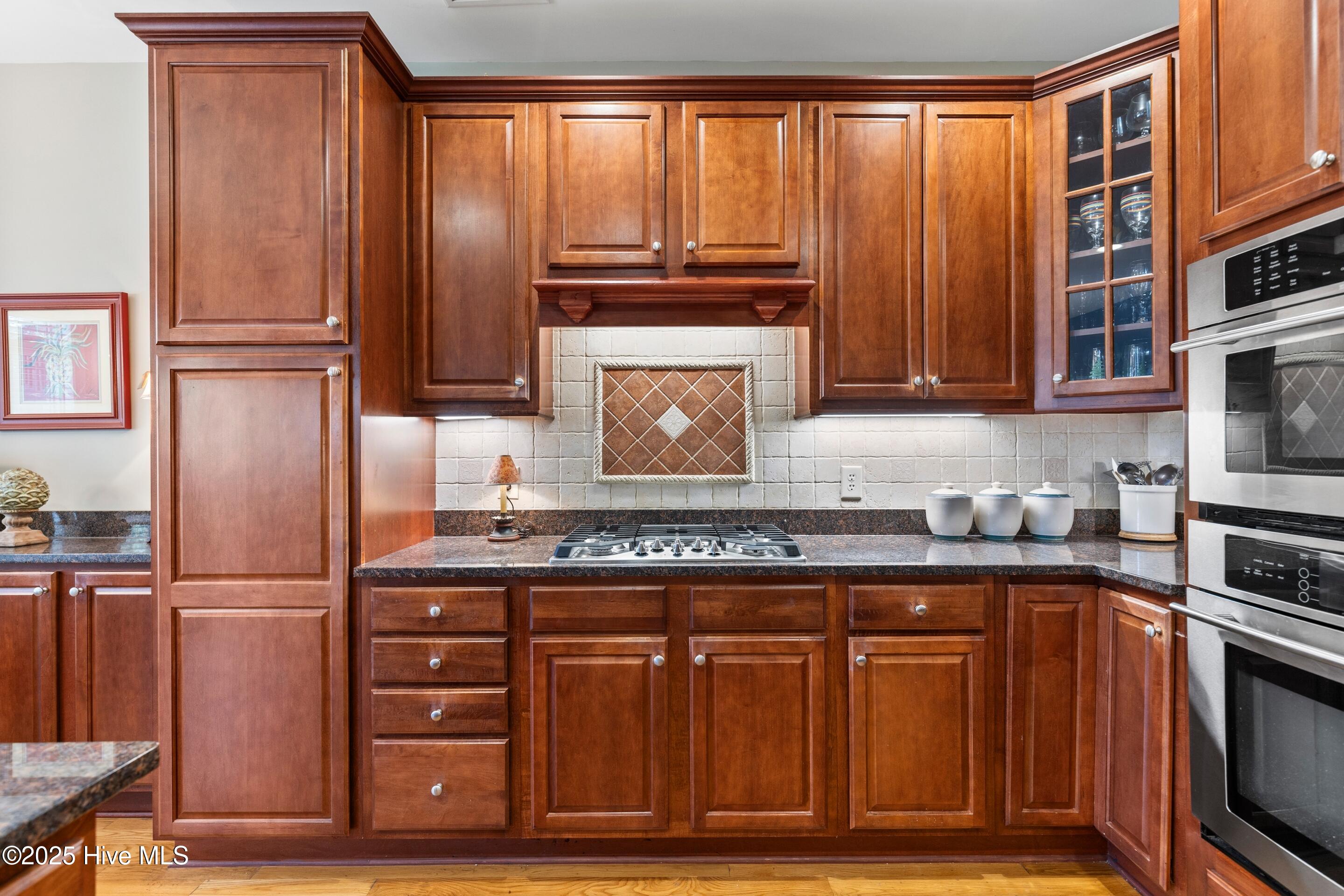 100538376 | Photo 16