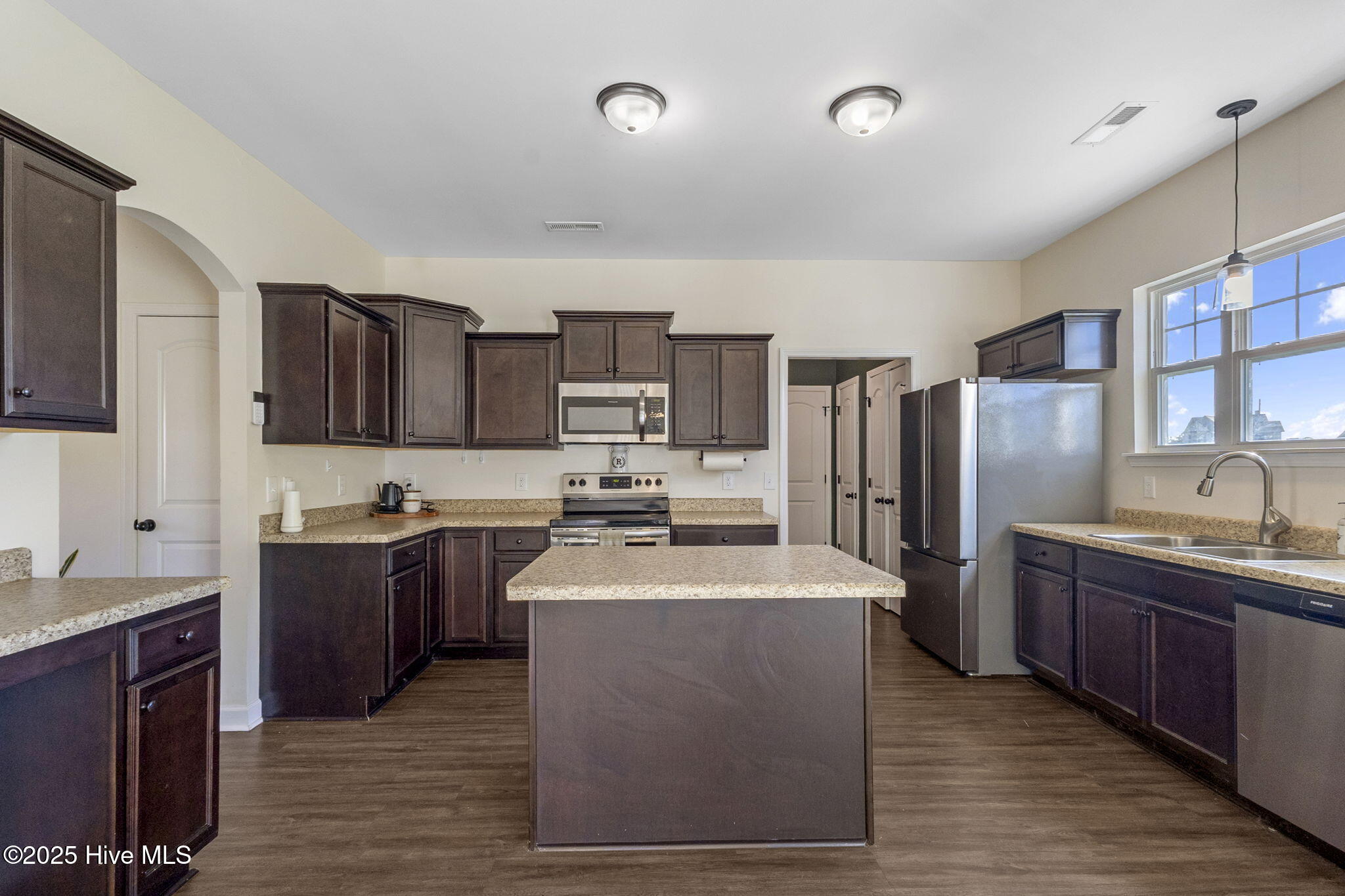 100538262 | Photo 14