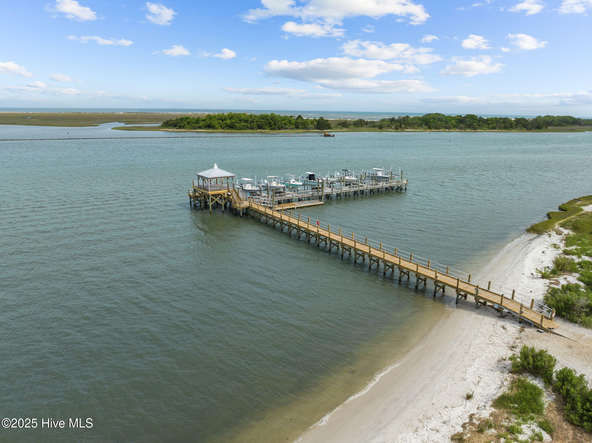 100546200 | Photo 37