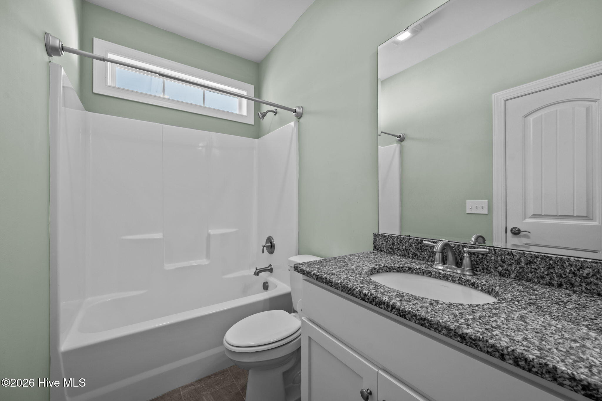 100557618 | Photo 42