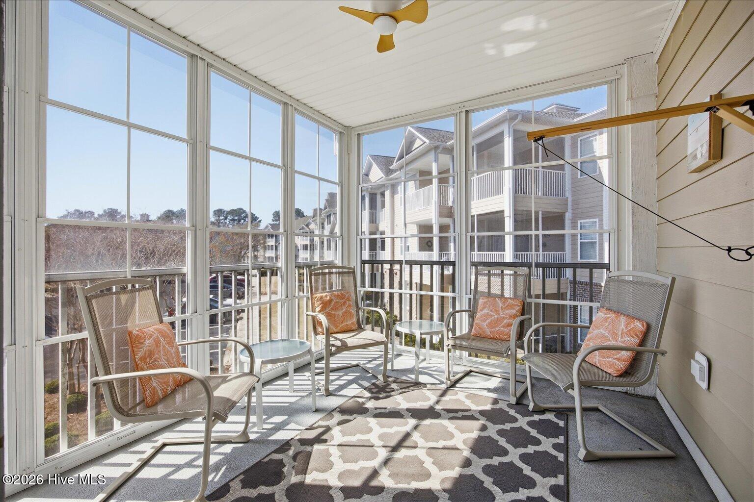 100558863 | Photo 25