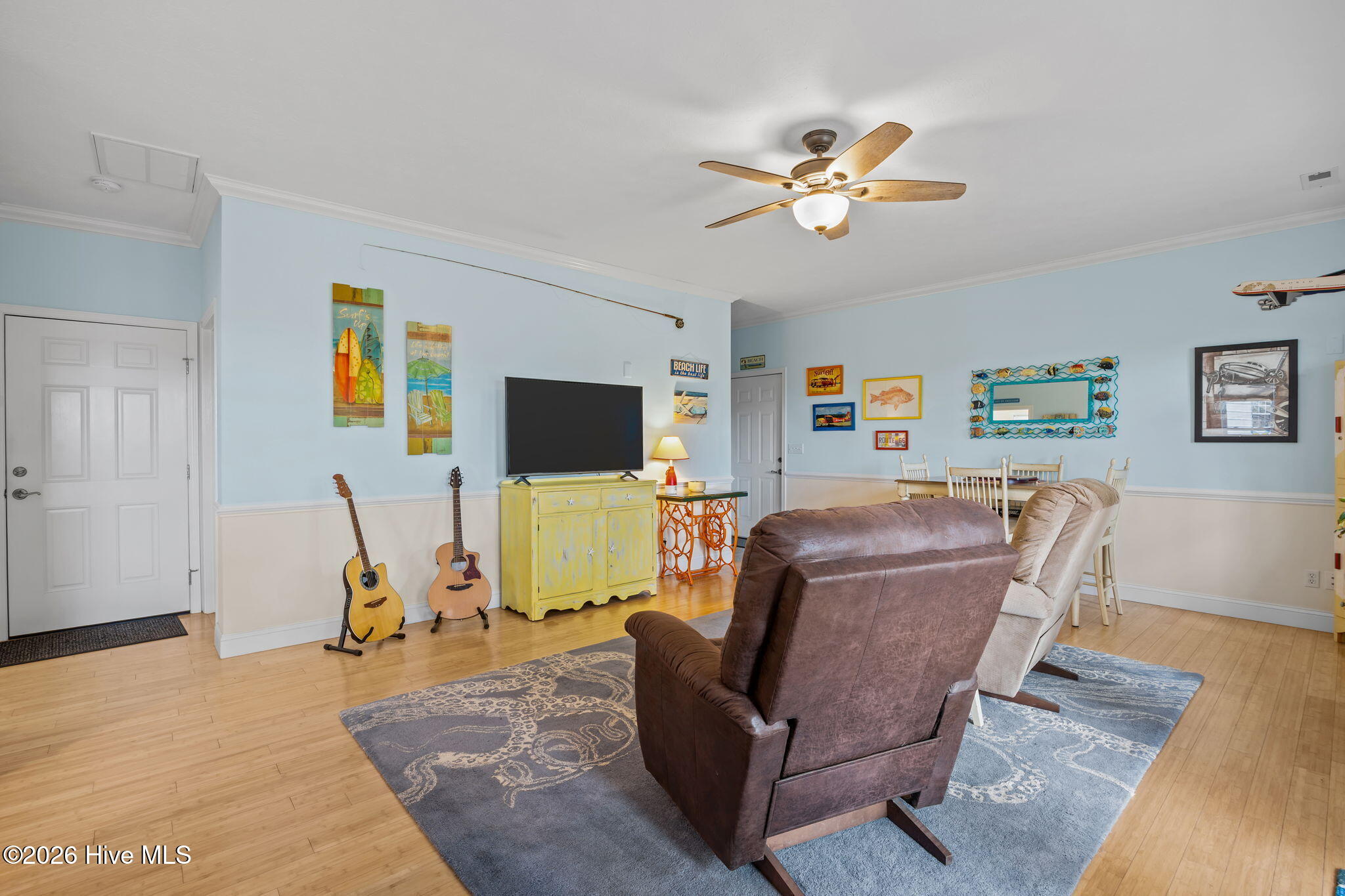 100558416 | Photo 35