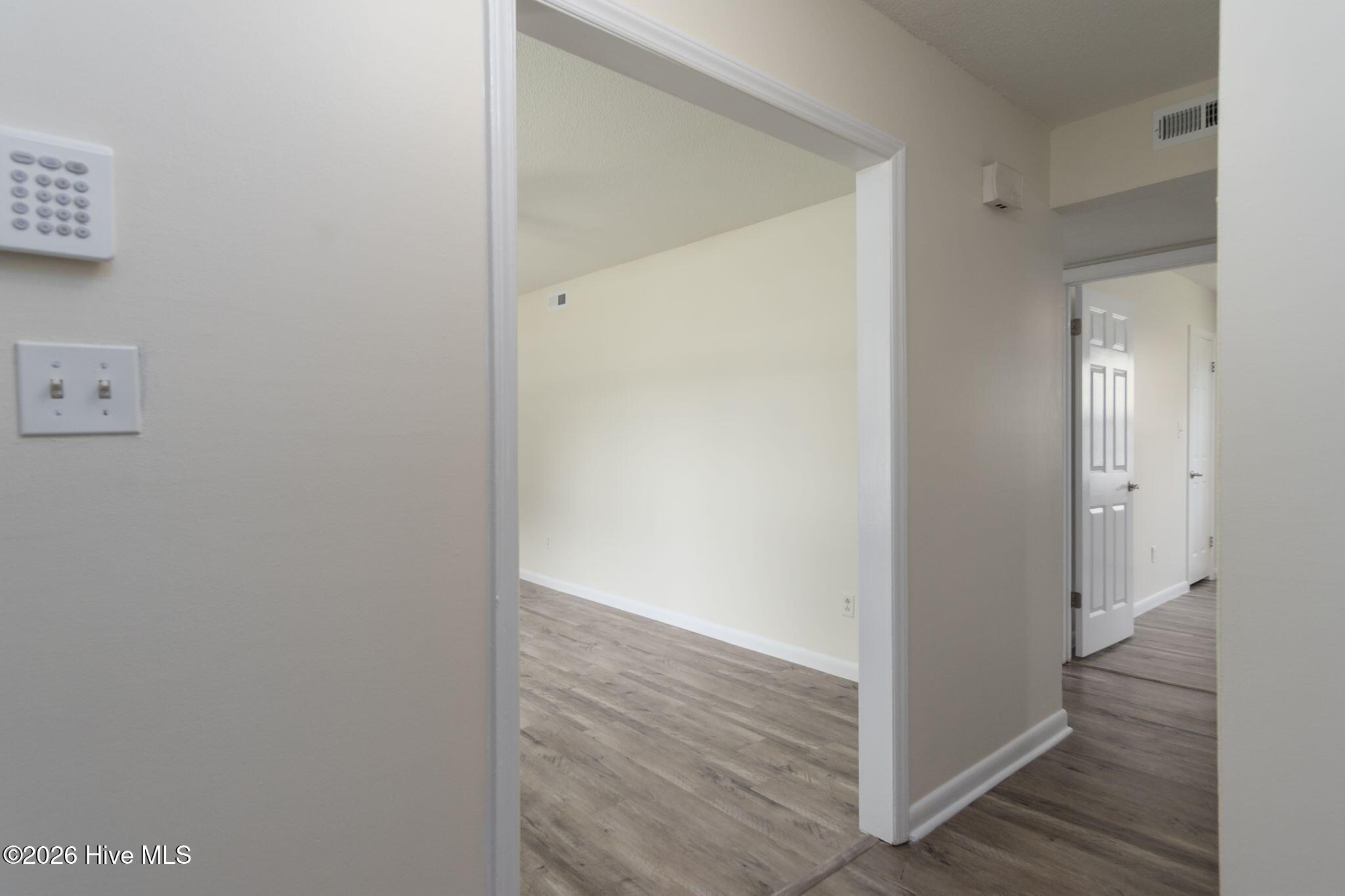 100568369 | Photo 10