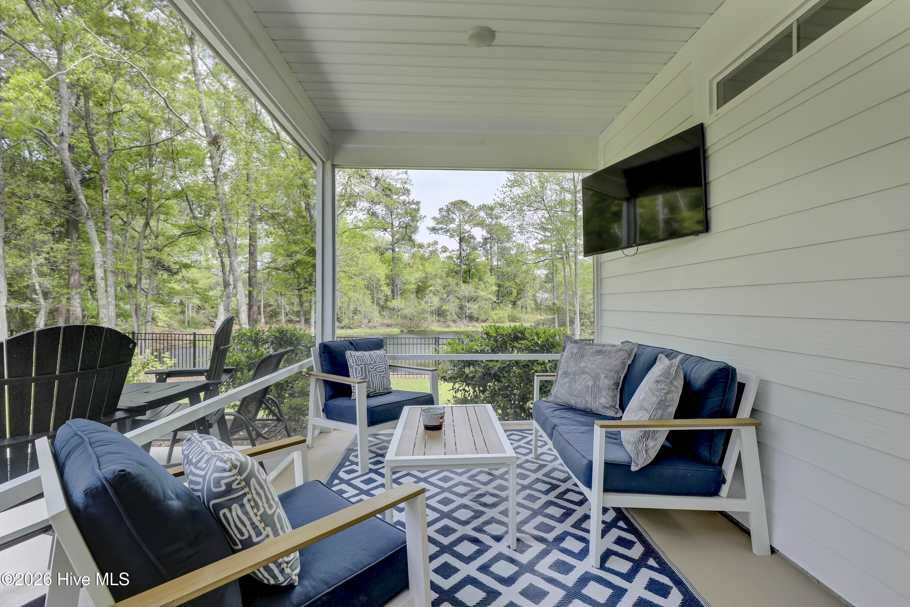 100567366 | Photo 39