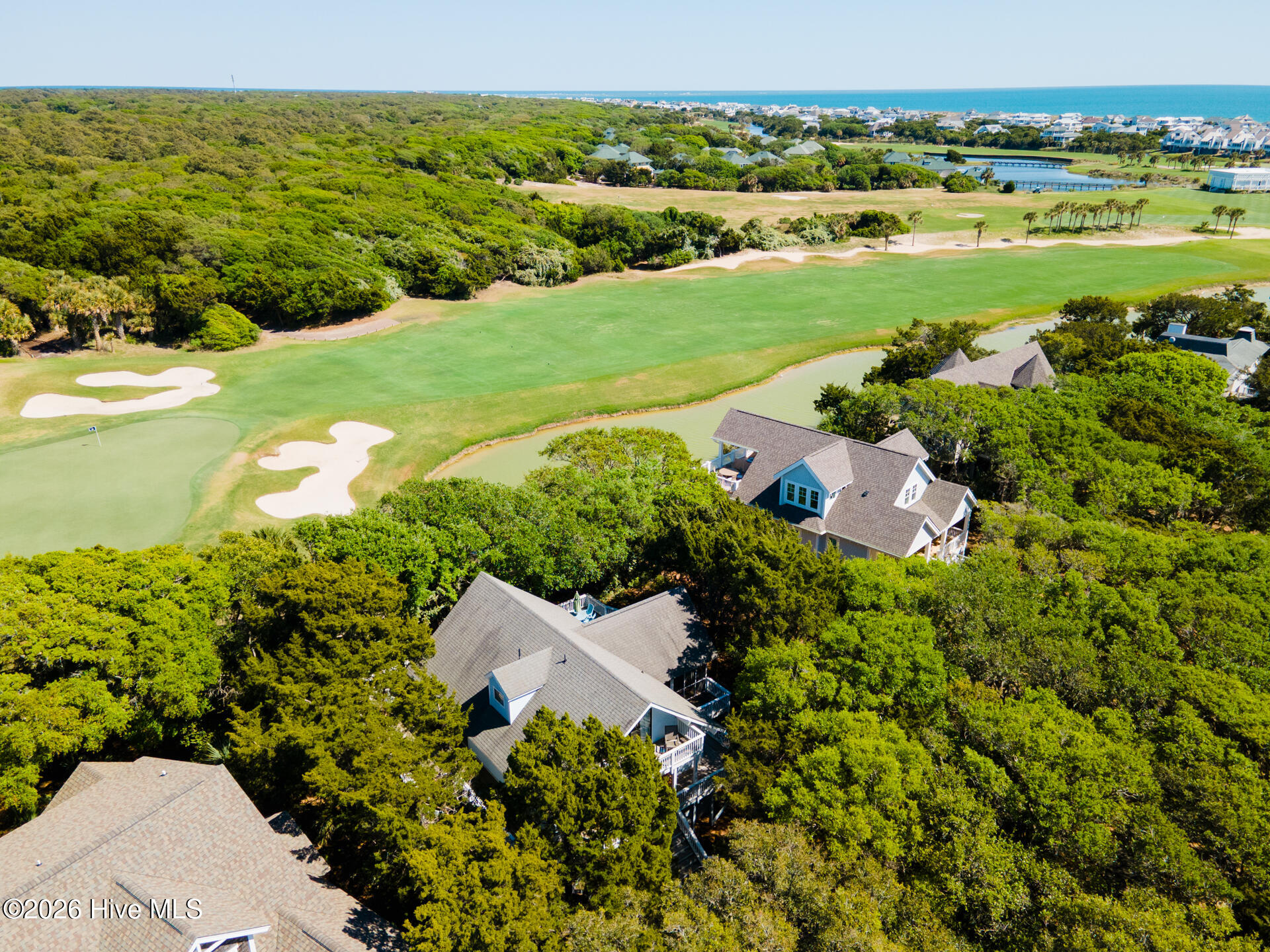 100569244 | Photo 46