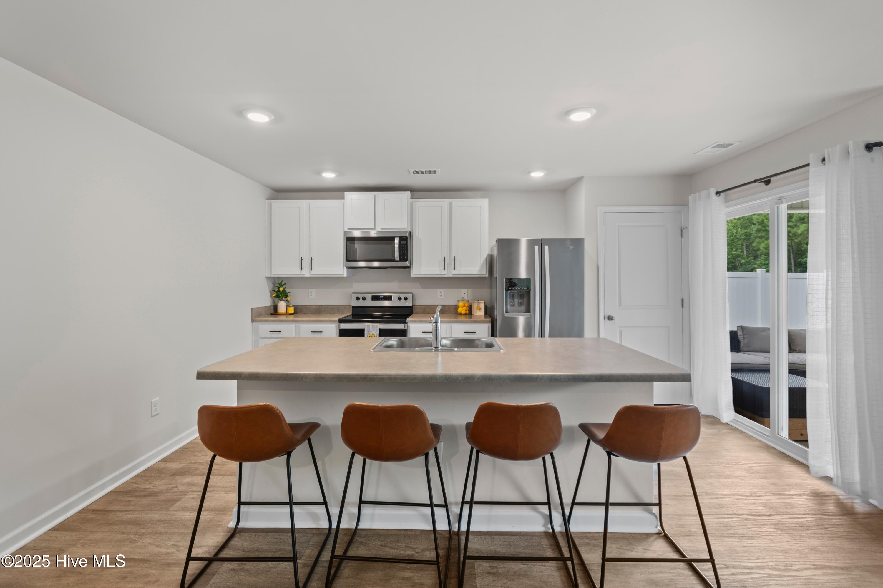 100519595 | Photo 10