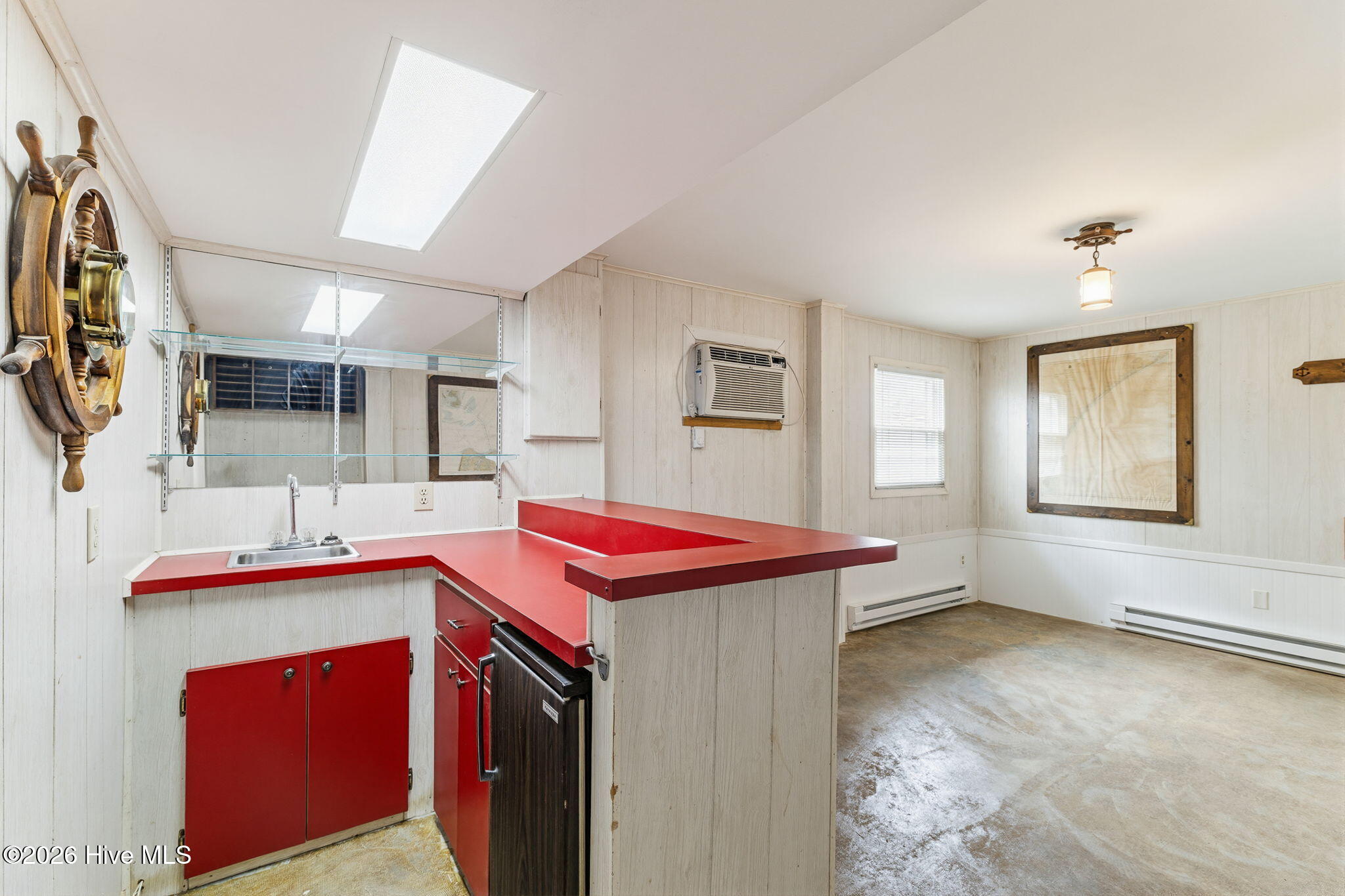 100565875 | Photo 47