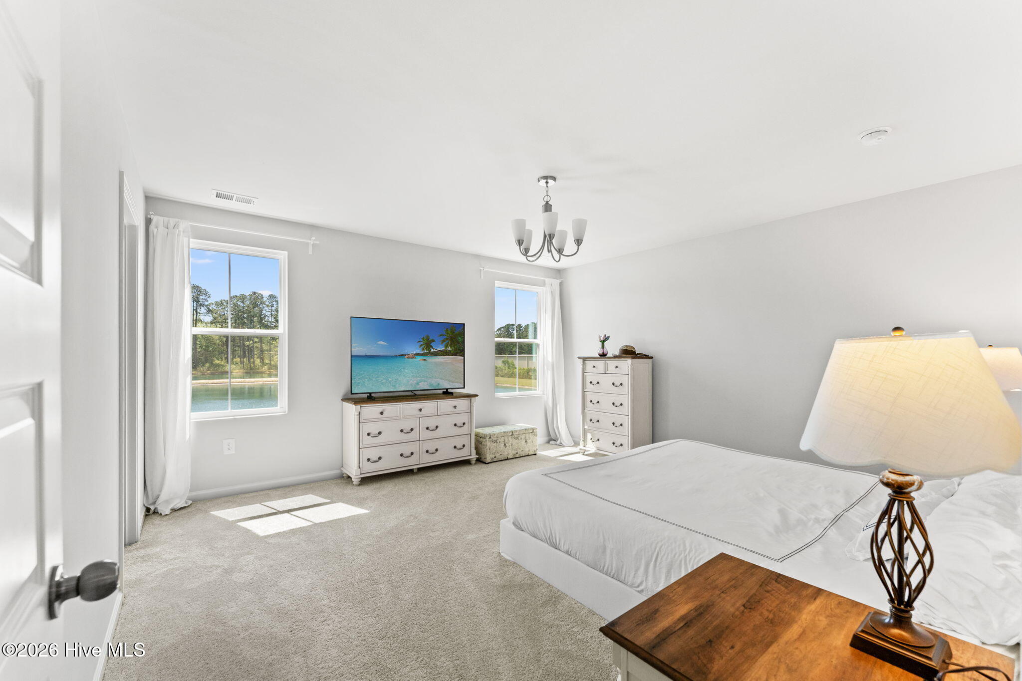 100566153 | Photo 18