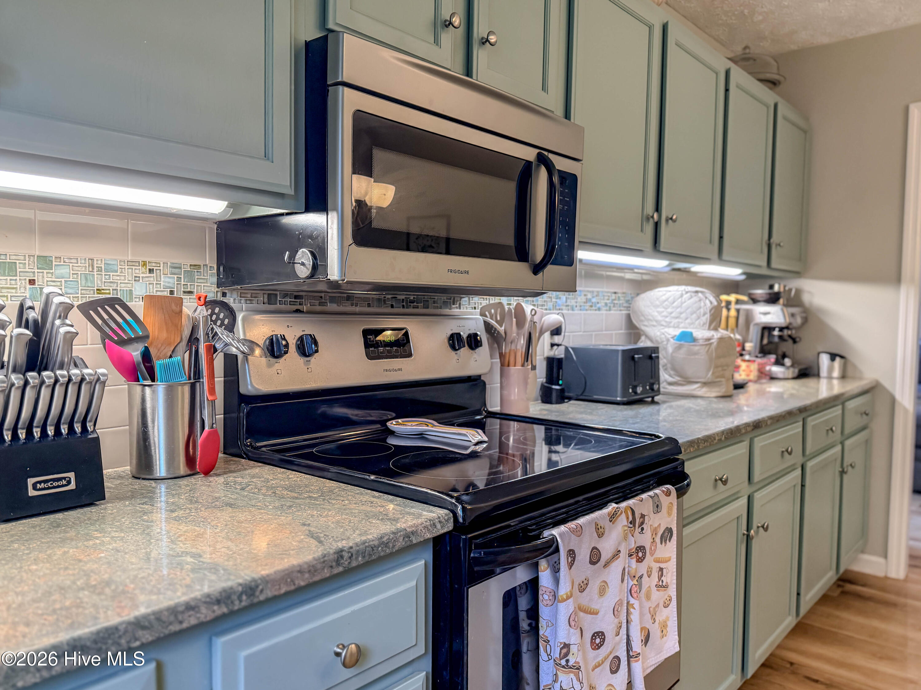 100556502 | Photo 16