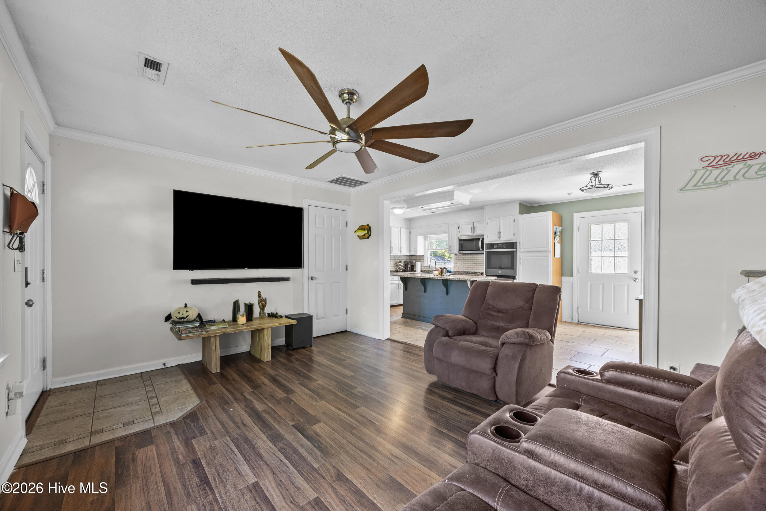 100567954 | Photo 13