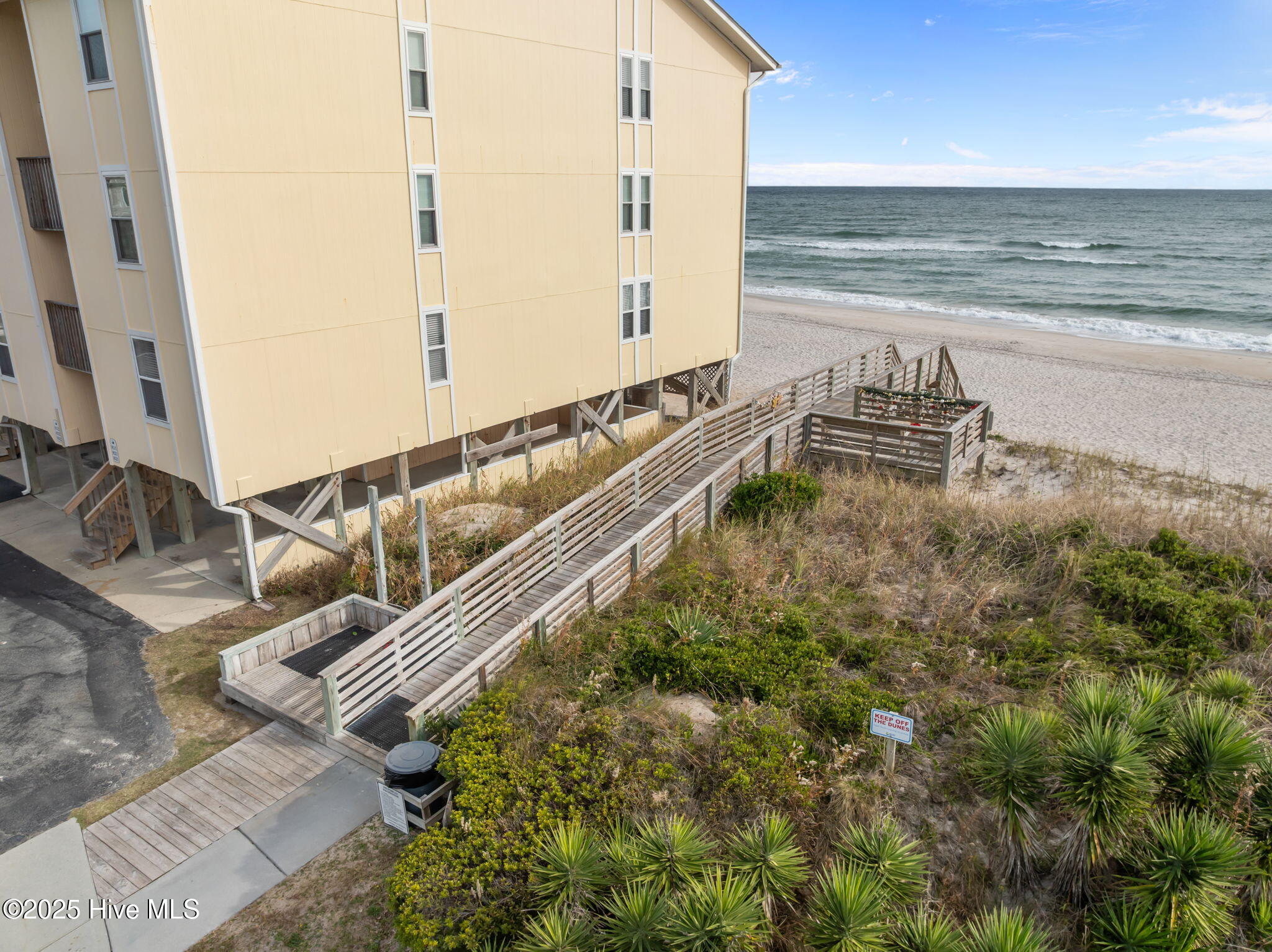 100543704 | Photo 33