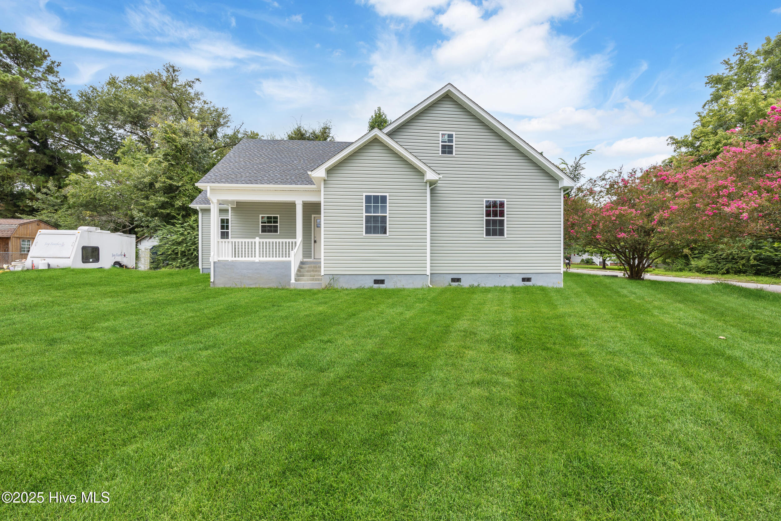 Homes for sale in Hertford, NC | 207 Saunders St, Hertford, NC 27944 | MLS# 100524836