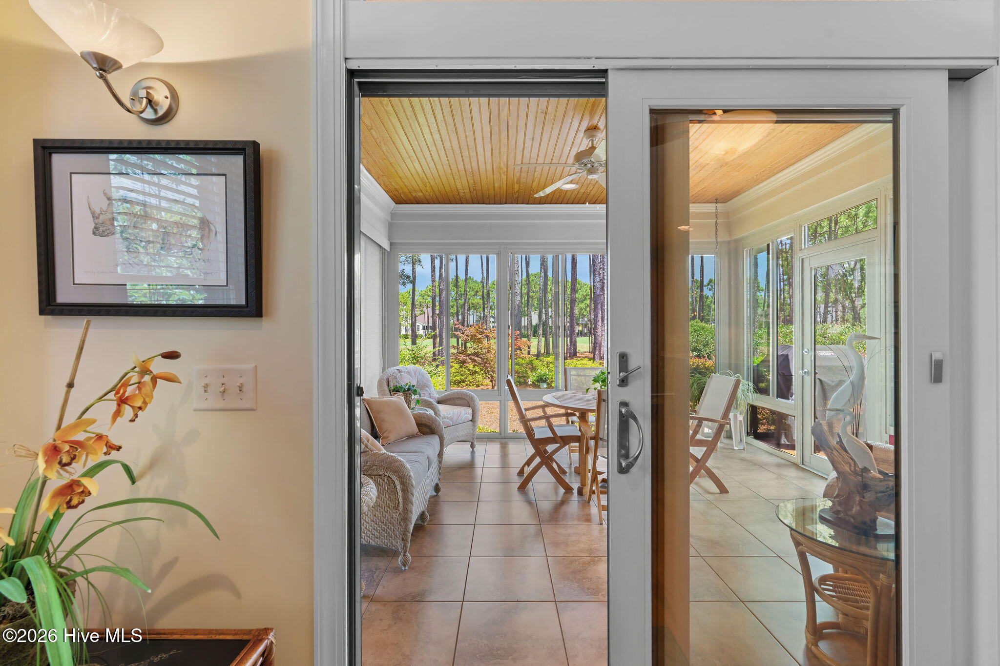 100548545 | Photo 36