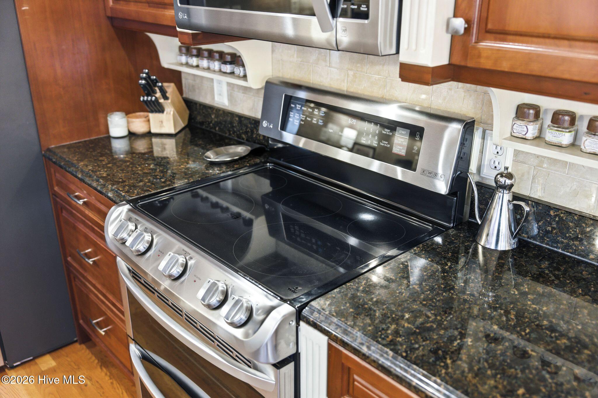 100564918 | Photo 22