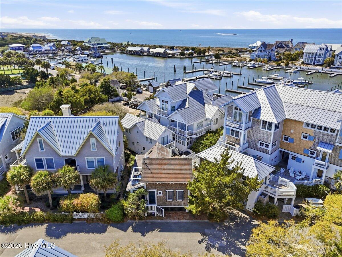 100563686 | Photo 36