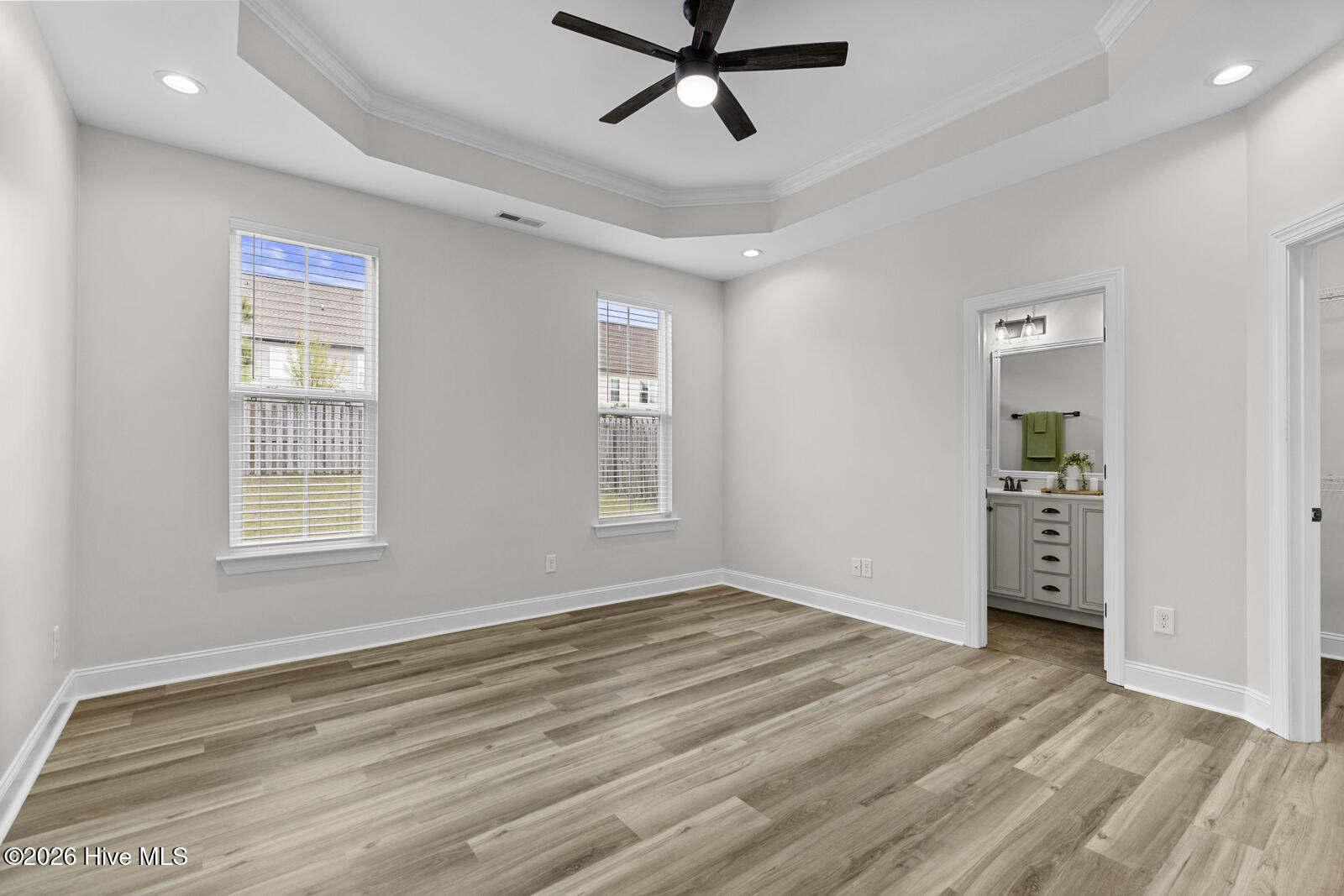 100562904 | Photo 15