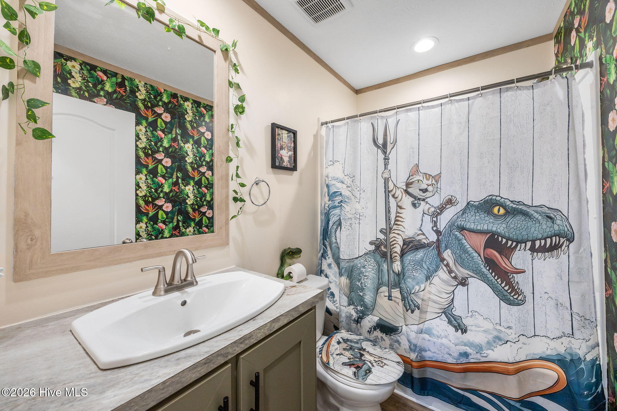 100558826 | Photo 25